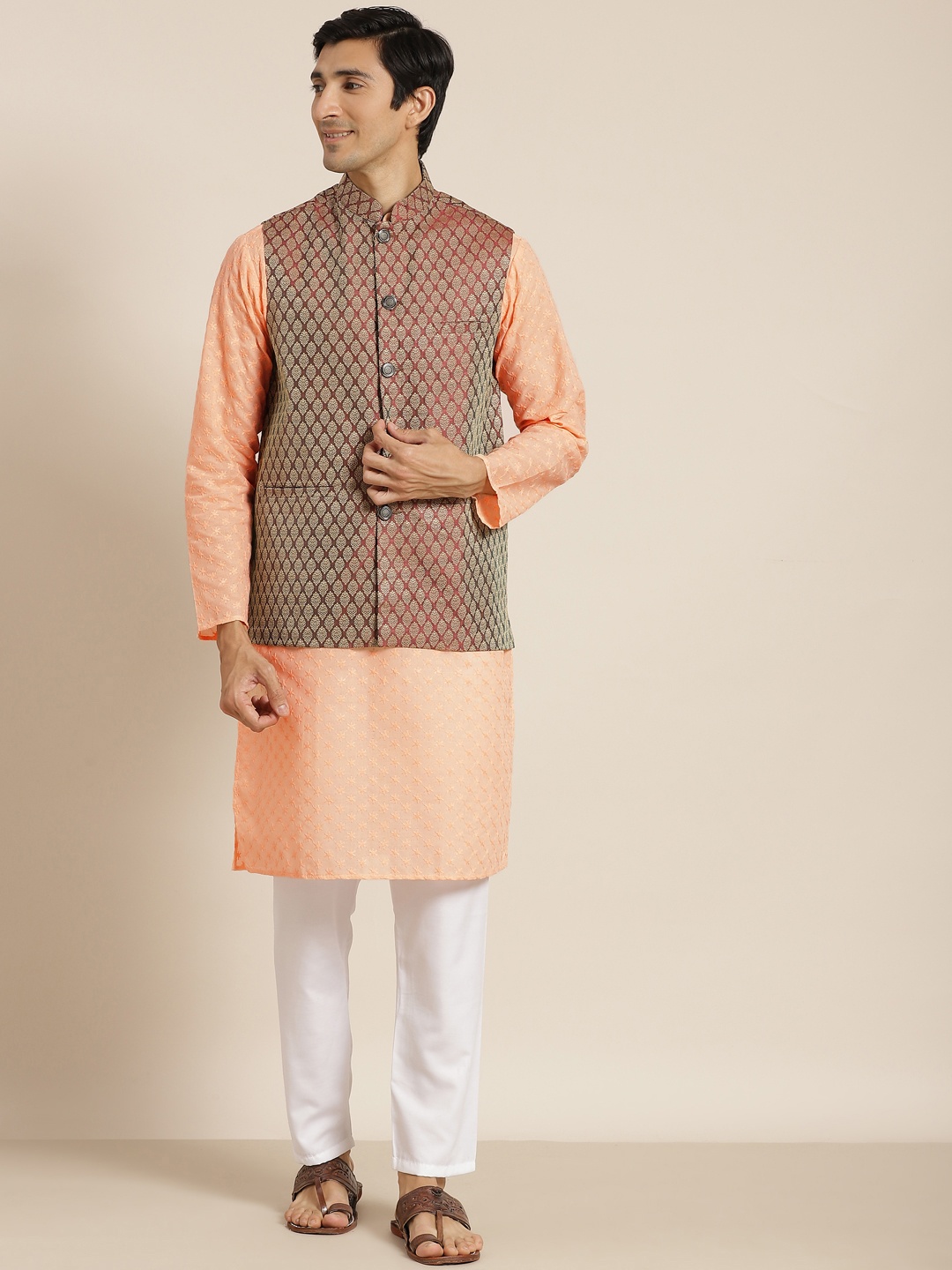 

SOJANYA Men Peach-Coloured Chikankari Pure Cotton Kurta with Churidar & Nehru Jacket