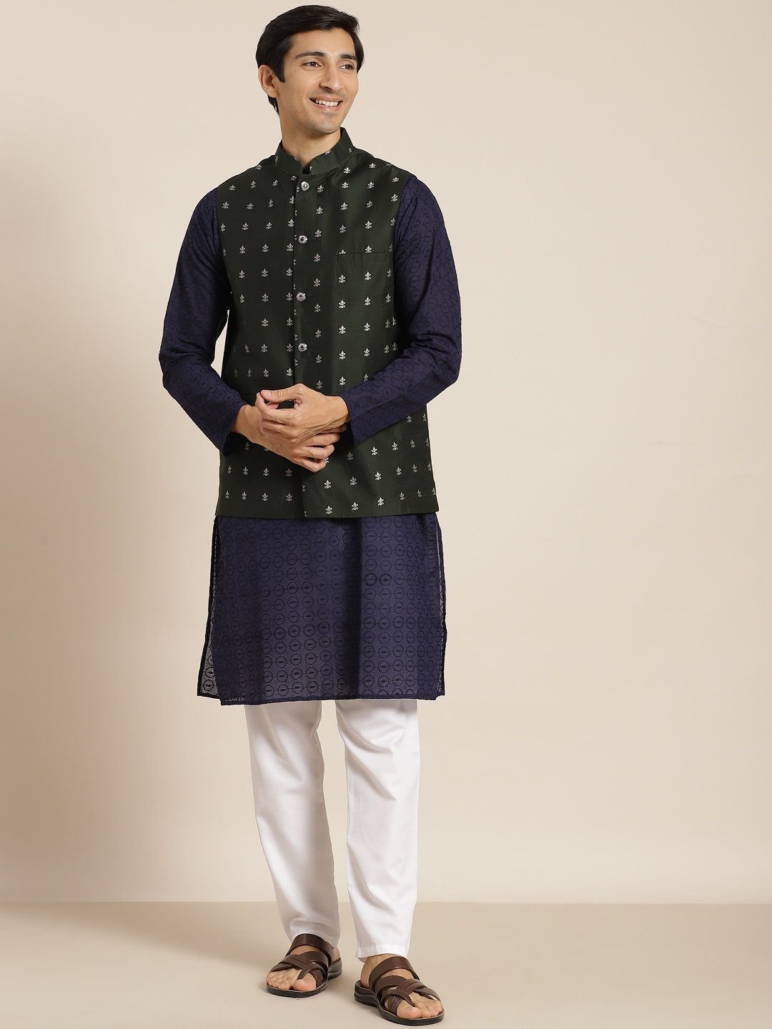 

SOJANYA Men Navy Blue Ethnic Motifs Pure Cotton Kurta with Churidar & Nehru Jacket