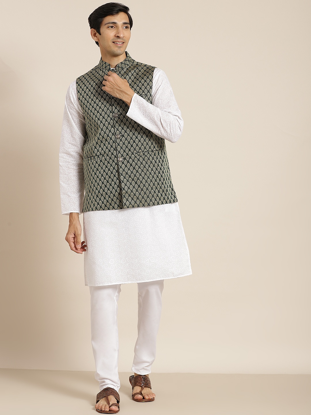 

SOJANYA Men White Ethnic Motifs Chikankari Pure Cotton Kurta with Churidar & Nehru Jacket