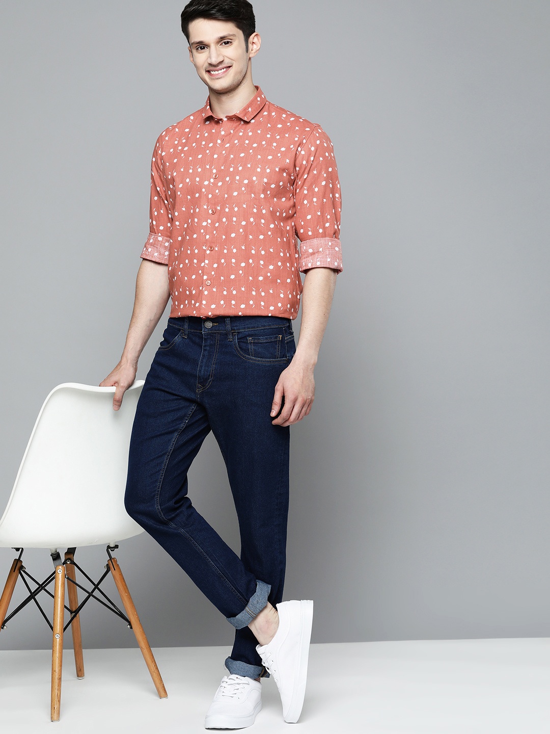 

Mast & Harbour Men Floral Printed Pure Cotton Casual Shirt, Rust