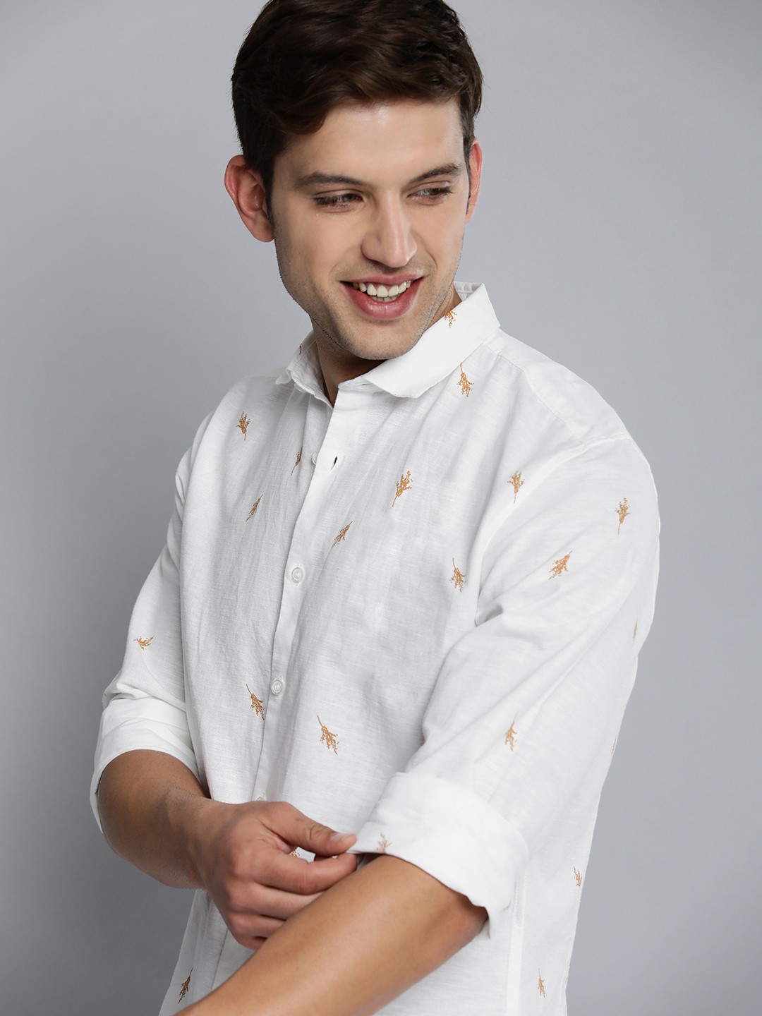 

Mast & Harbour Men White Abstract Printed Casual Shirt