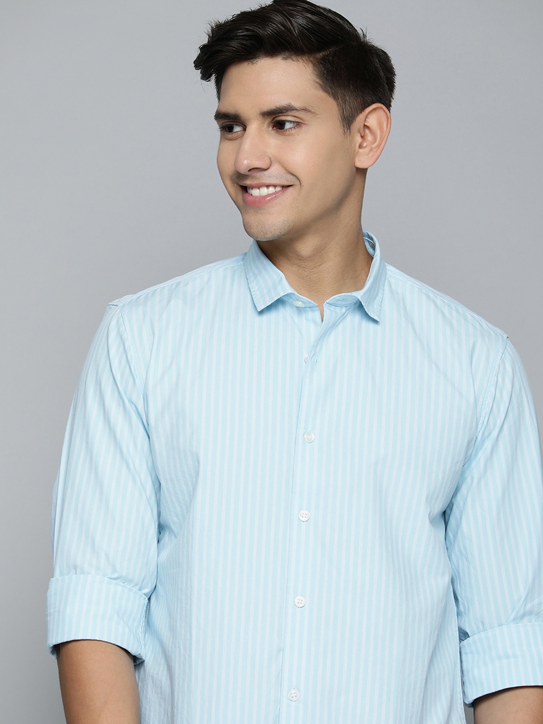 

Mast & Harbour Men Pure Cotton Striped Casual Shirt, Blue