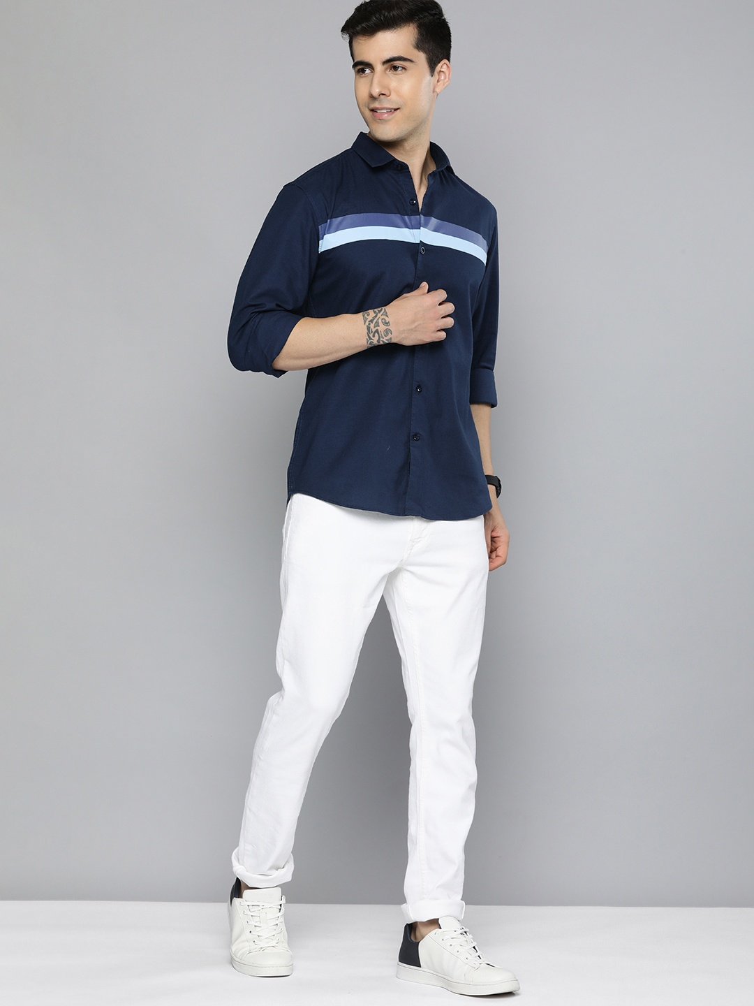 

Mast & Harbour Men Navy Blue Slim Fit Striped Pure Cotton Casual Shirt