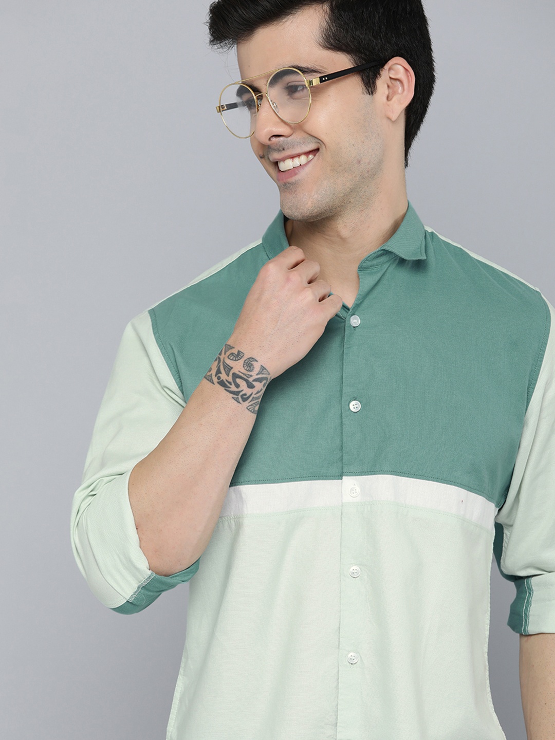 

Mast & Harbour Men Green Colourblocked Pure Cotton Casual Shirt