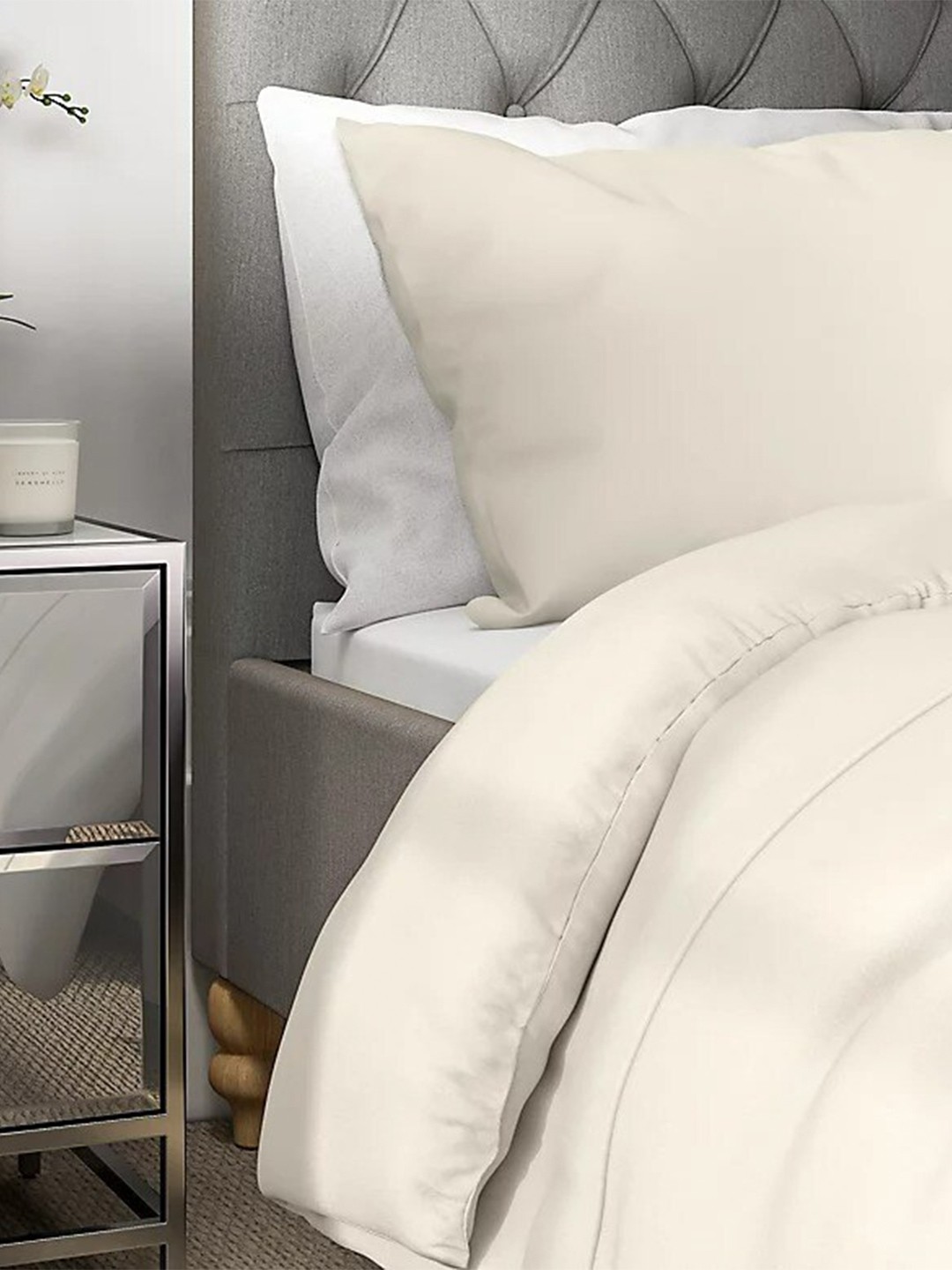 

Marks & Spencer Cream-Coloured 230 TC King Bedsheet
