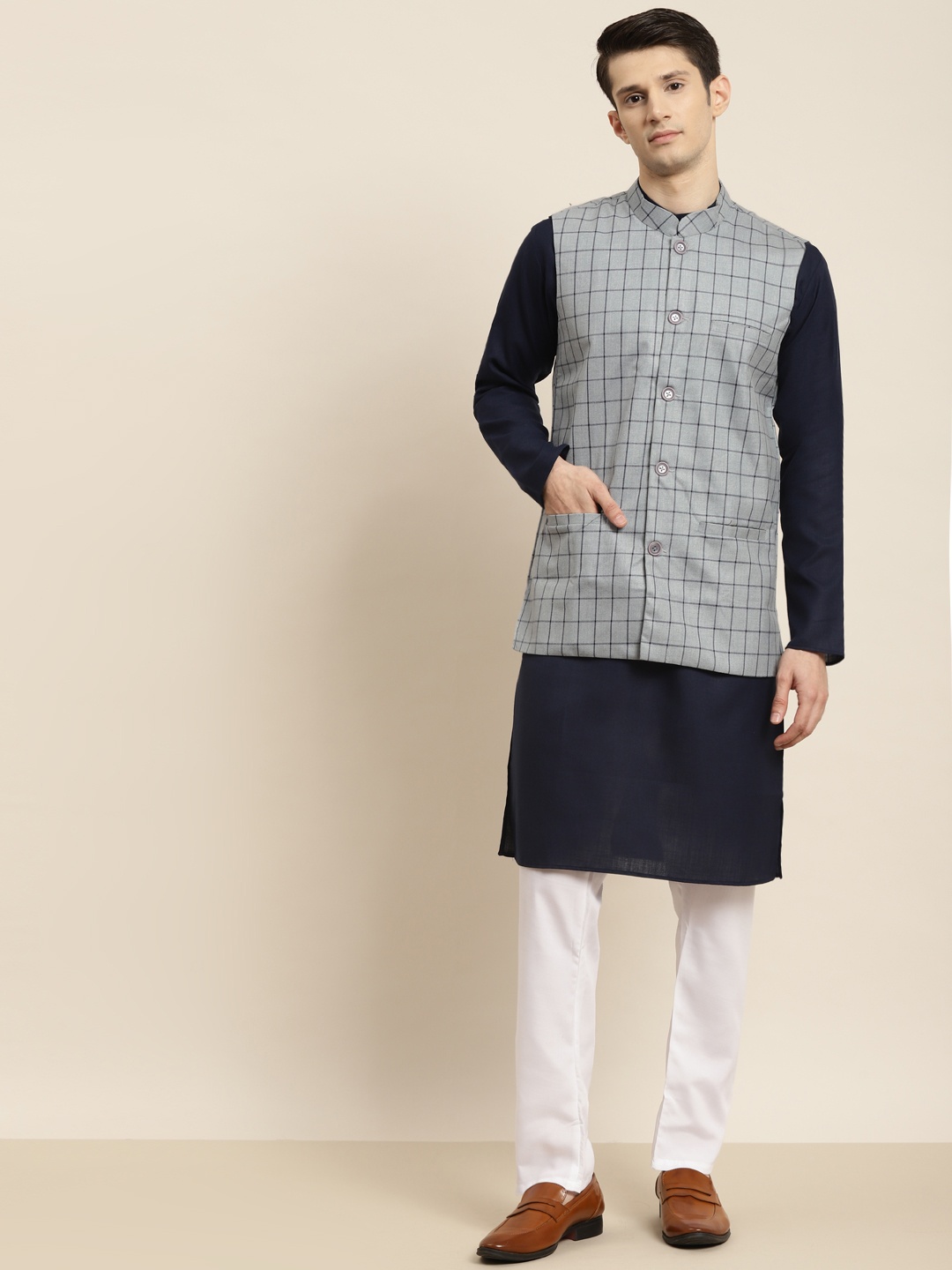 

SOJANYA Men Navy Blue & White Solid Kurta with Churidar & Nehru Jacket