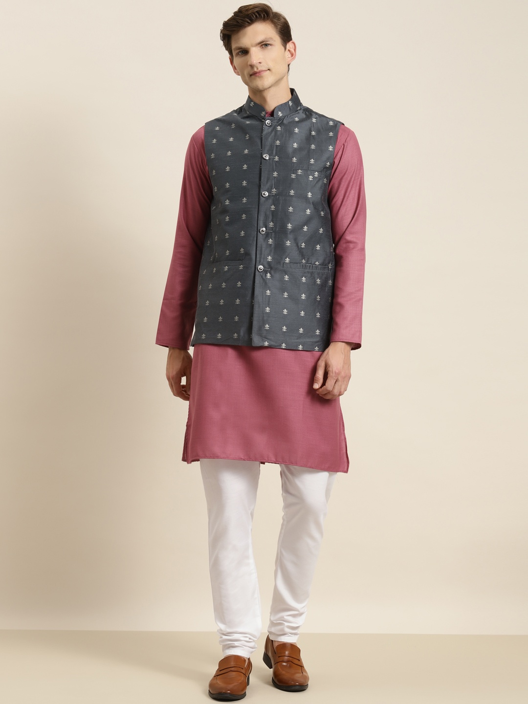 

SOJANYA Men Coral Red & Grey Kurta with Churidar & Nehru Jacket