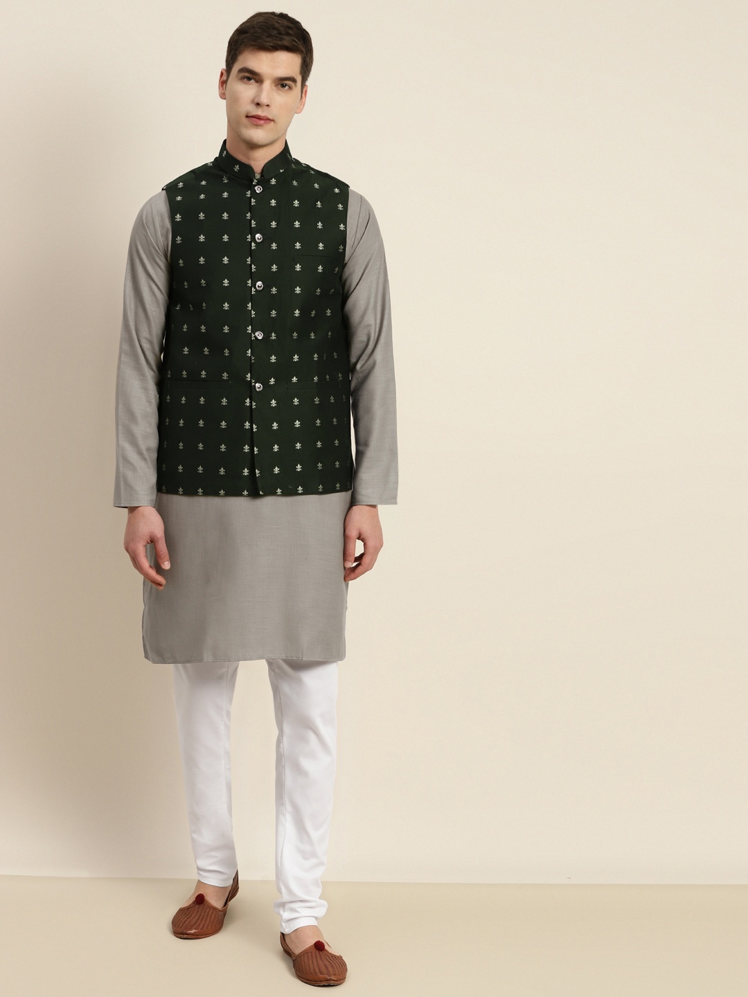 

SOJANYA Men Grey & Green Kurta with Churidar & Nehru Jacket