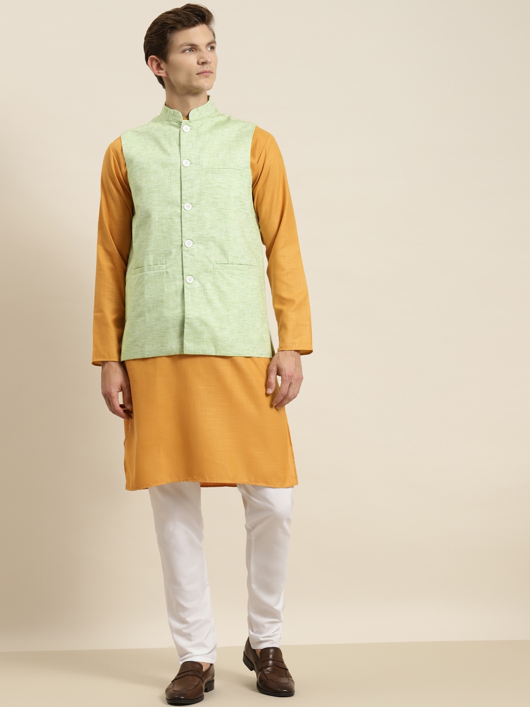 

SOJANYA Men Mustard Yellow & Green Kurta with Churidar & Nehru Jacket