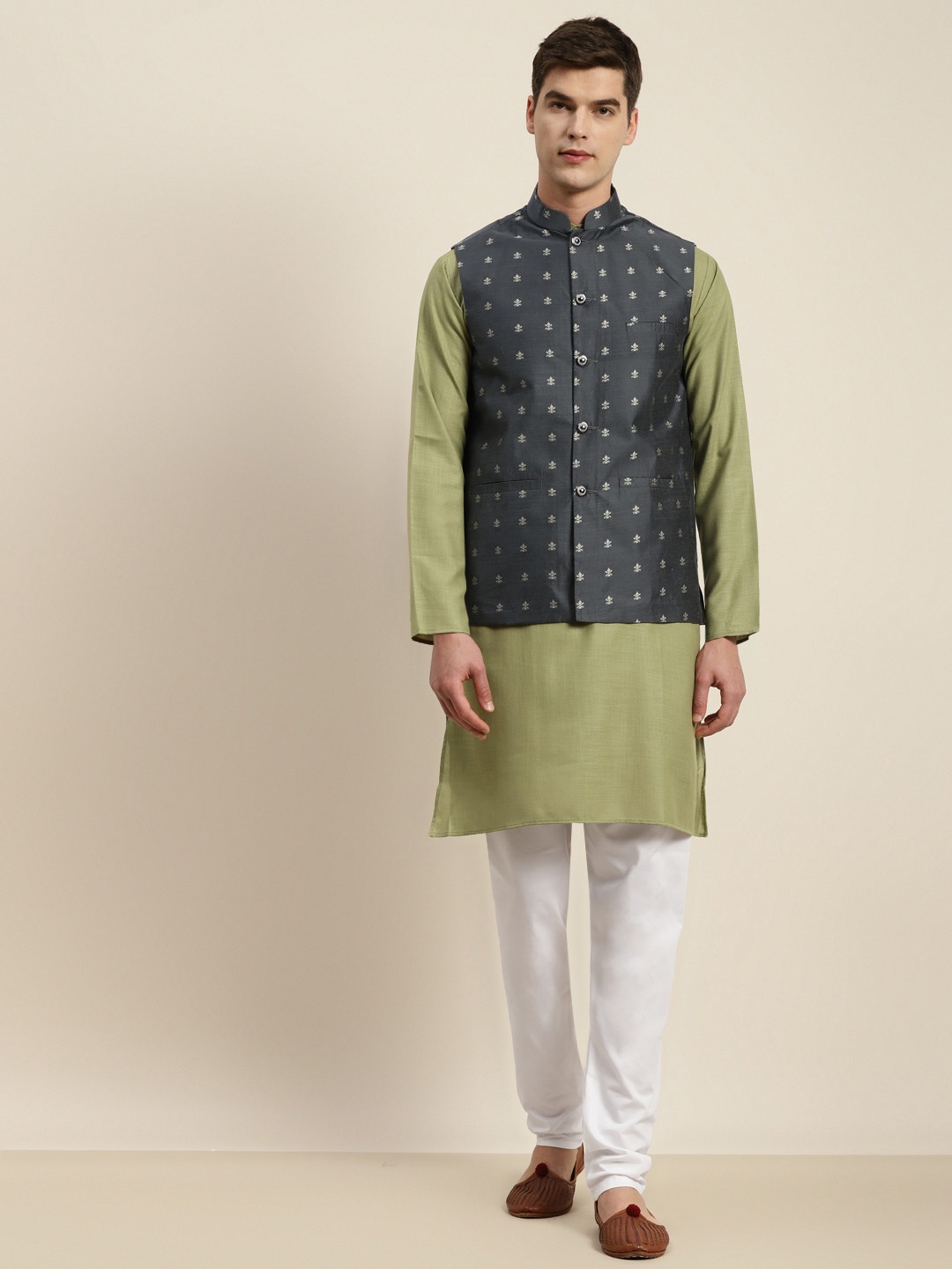 

SOJANYA Men Green Kurta with Churidar & Nehru Jacket