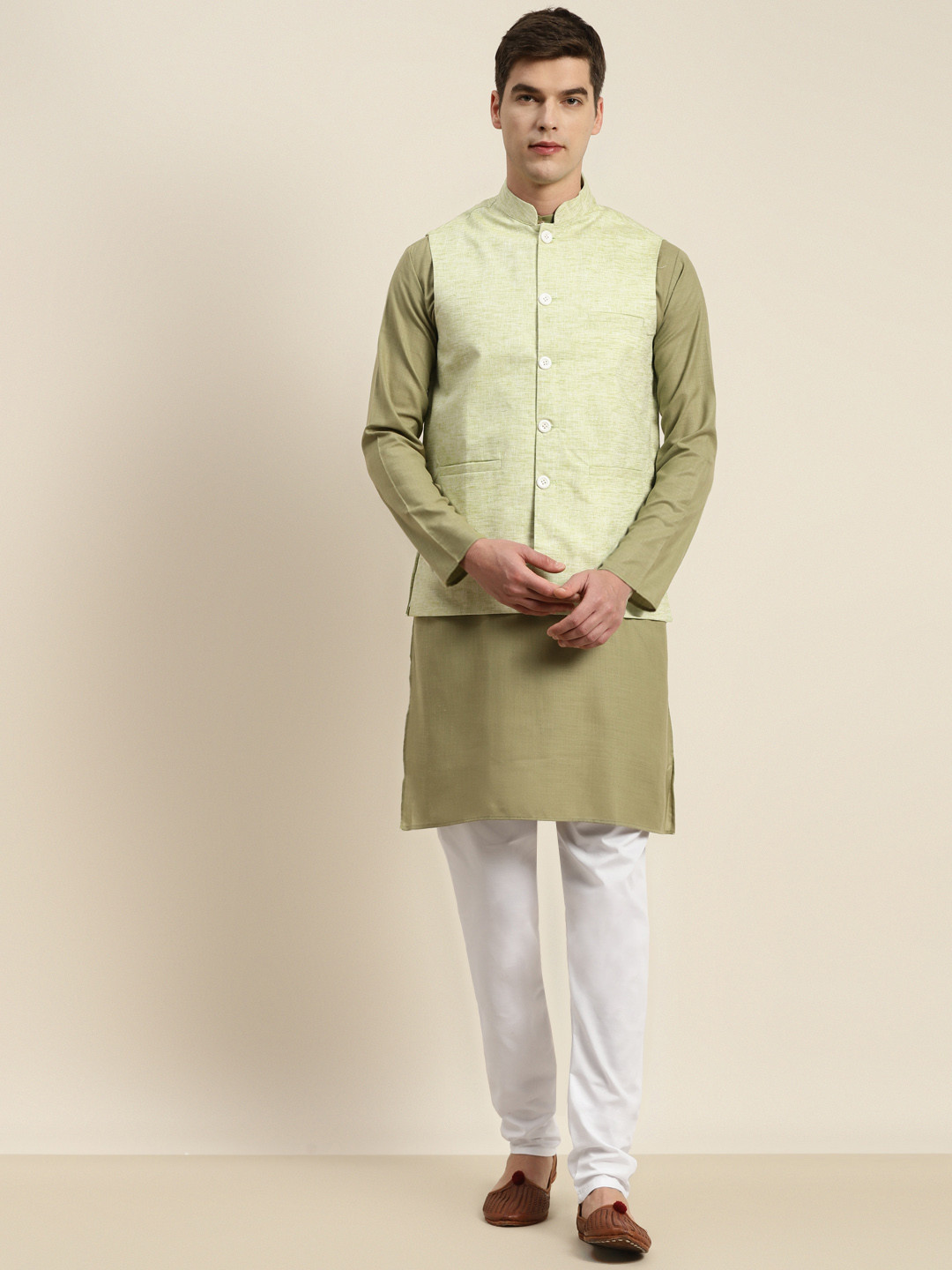 

SOJANYA Men Green Kurta with Churidar & Nehru Jacket