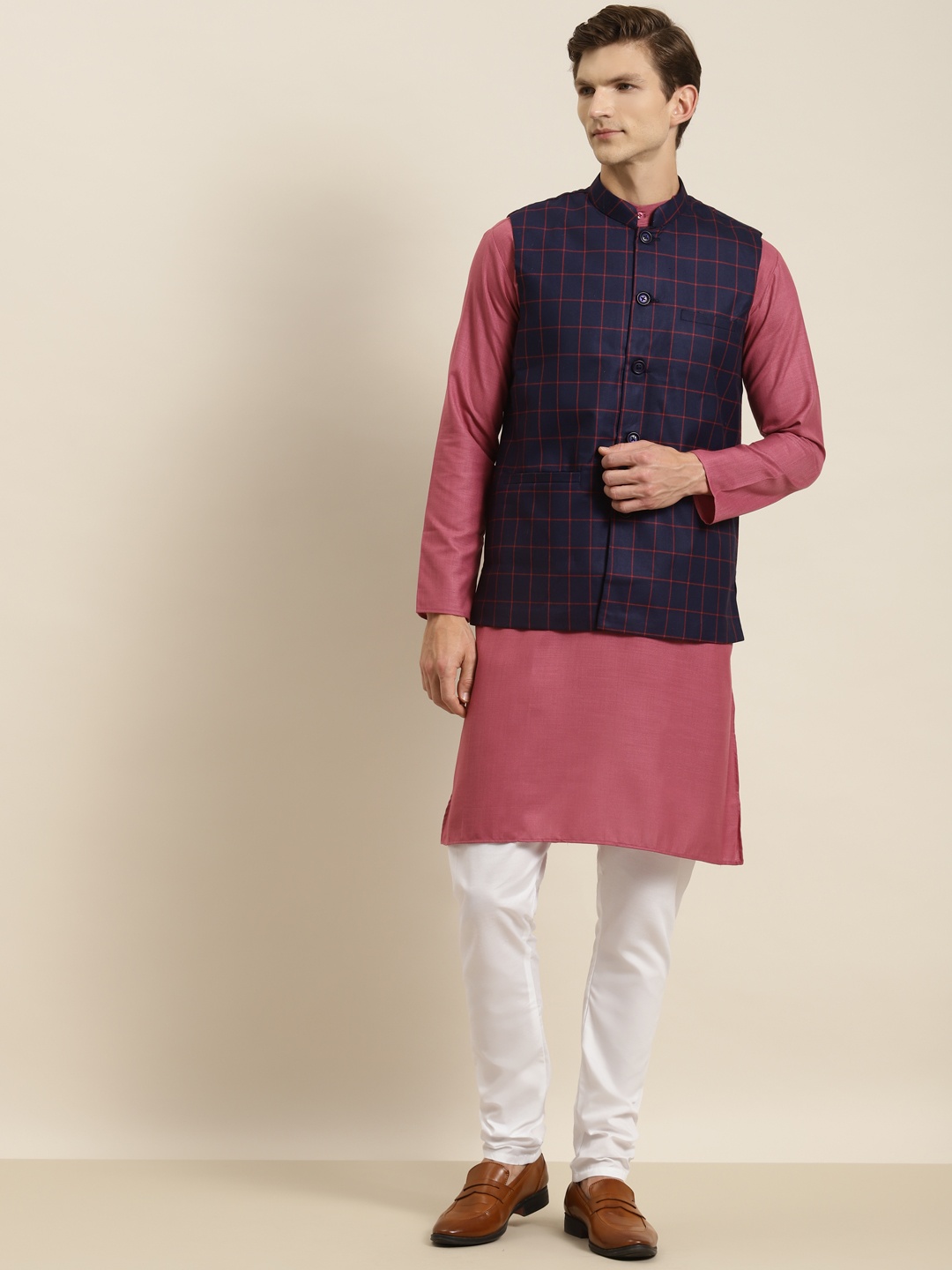 

SOJANYA Men Coral Red & Navy Blue Kurta with Churidar & Nehru Jacket