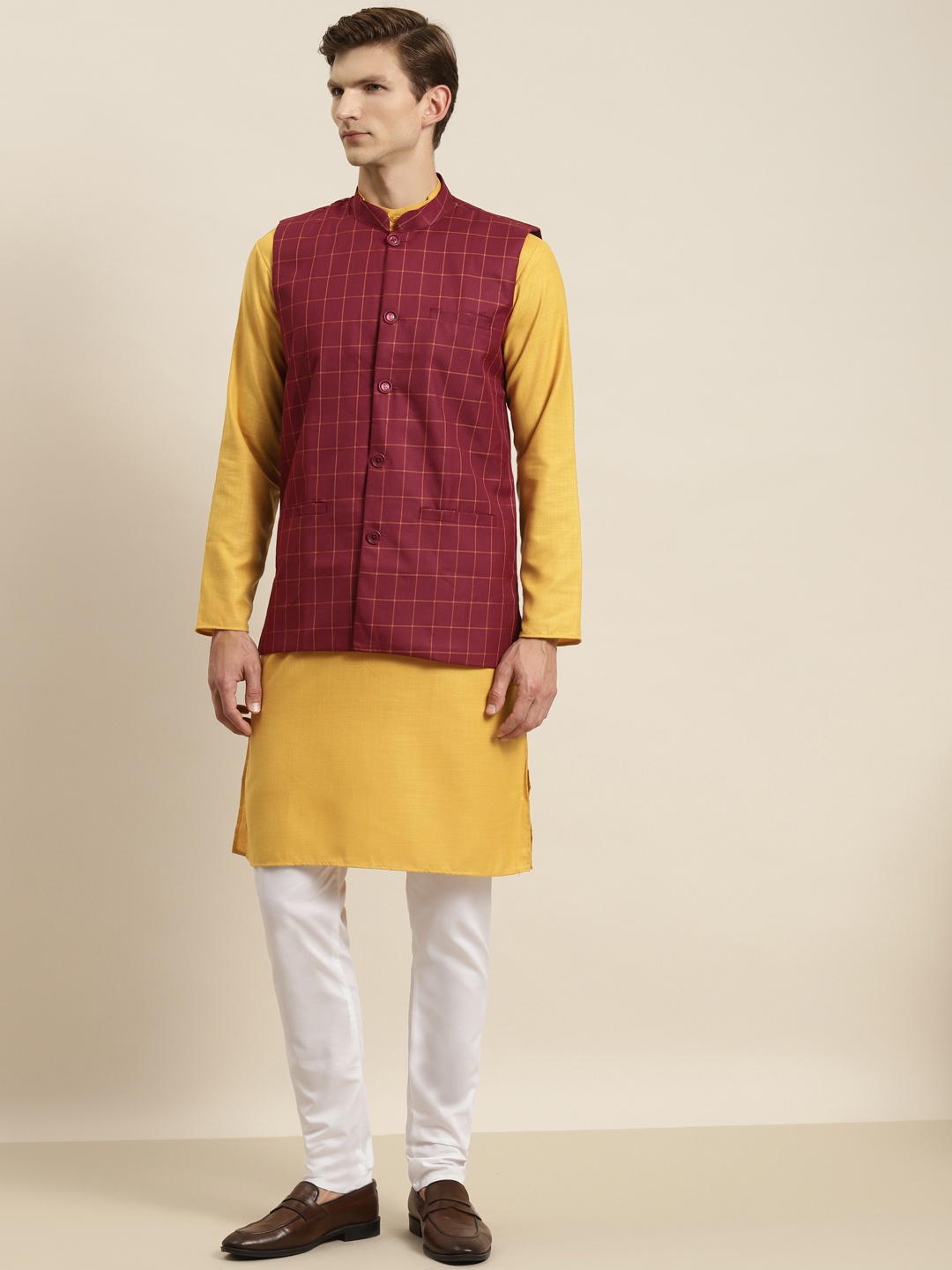 

SOJANYA Men Mustard Yellow & Maroon Kurta with Churidar & Nehru Jacket