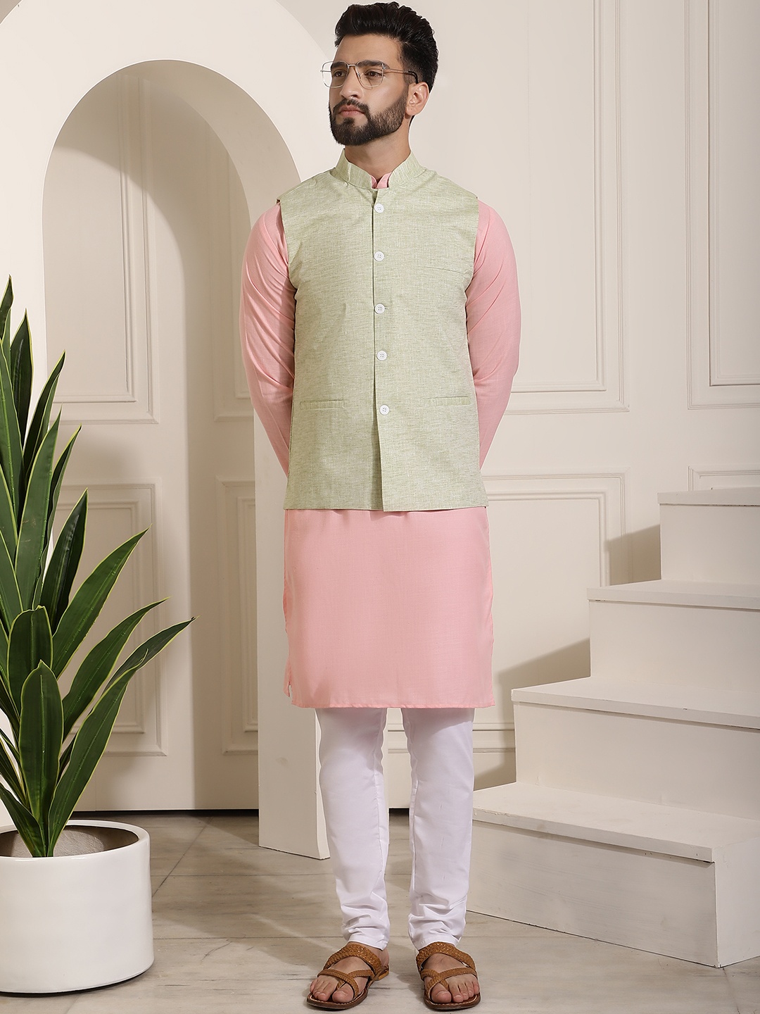 

SOJANYA Men Pink & Green Kurta with Churidar & Nehru Jacket