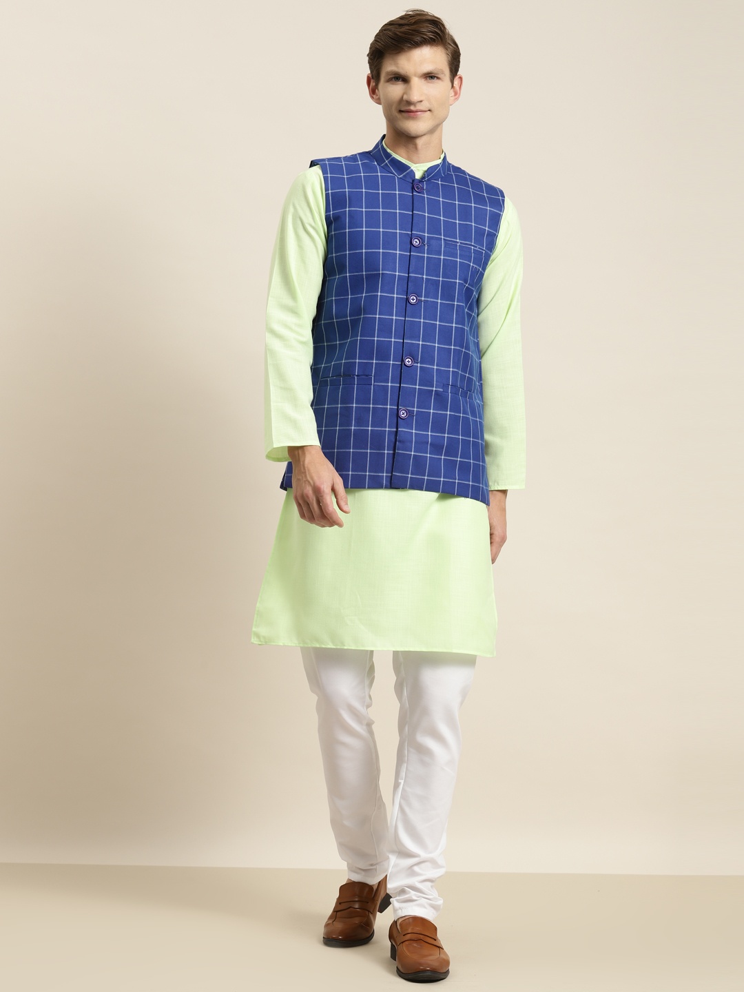 

SOJANYA Men Green & Blue Kurta with Churidar & Nehru Jacket