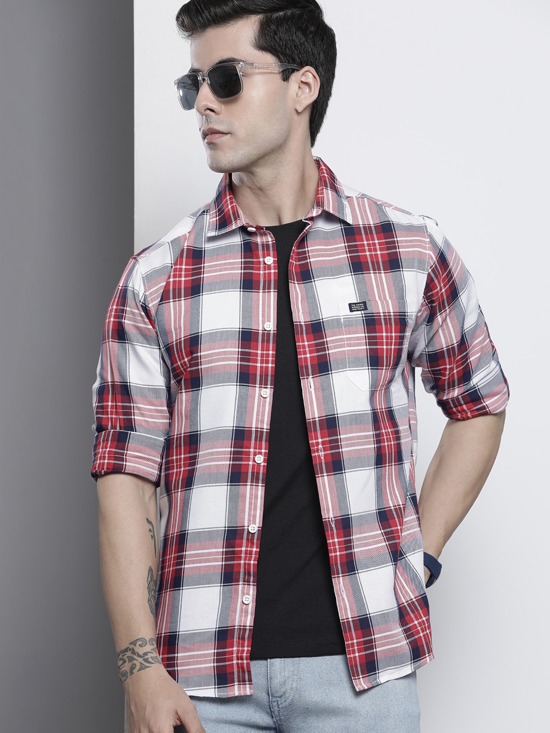 

The Indian Garage Co Men Red Comfort Tartan Checks Checked Casual Shirt