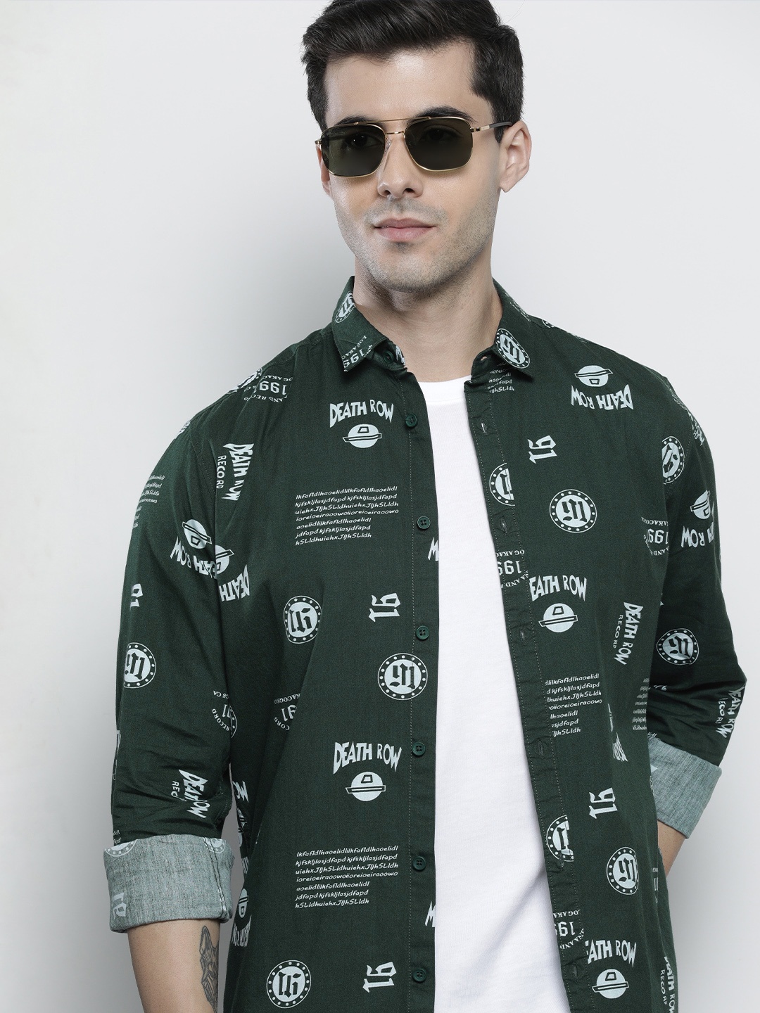 

The Indian Garage Co Men Green & White Comfort Printed Cotton Shirt