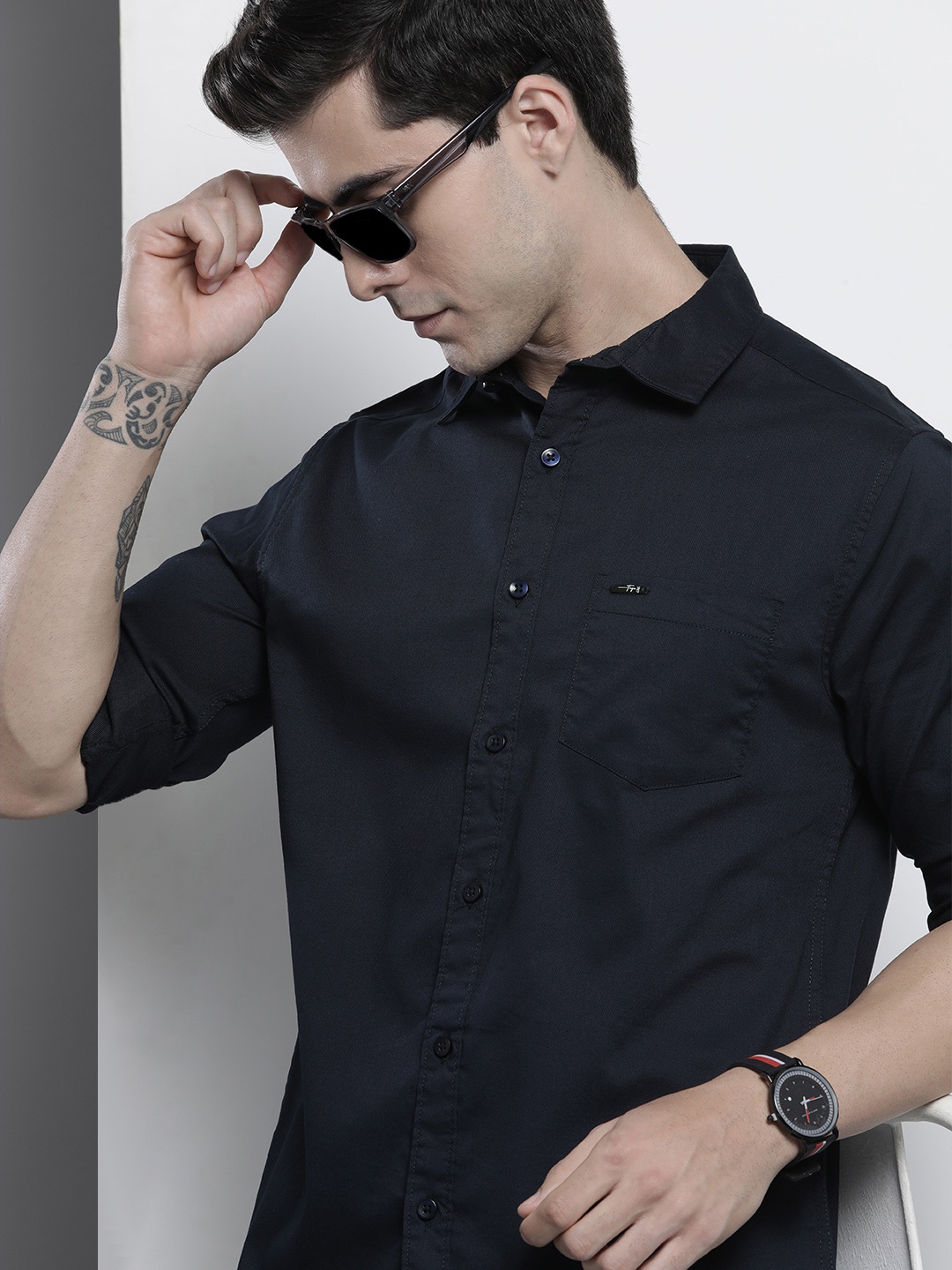 

The Indian Garage Co Men Navy Blue Comfort Casual Shirt