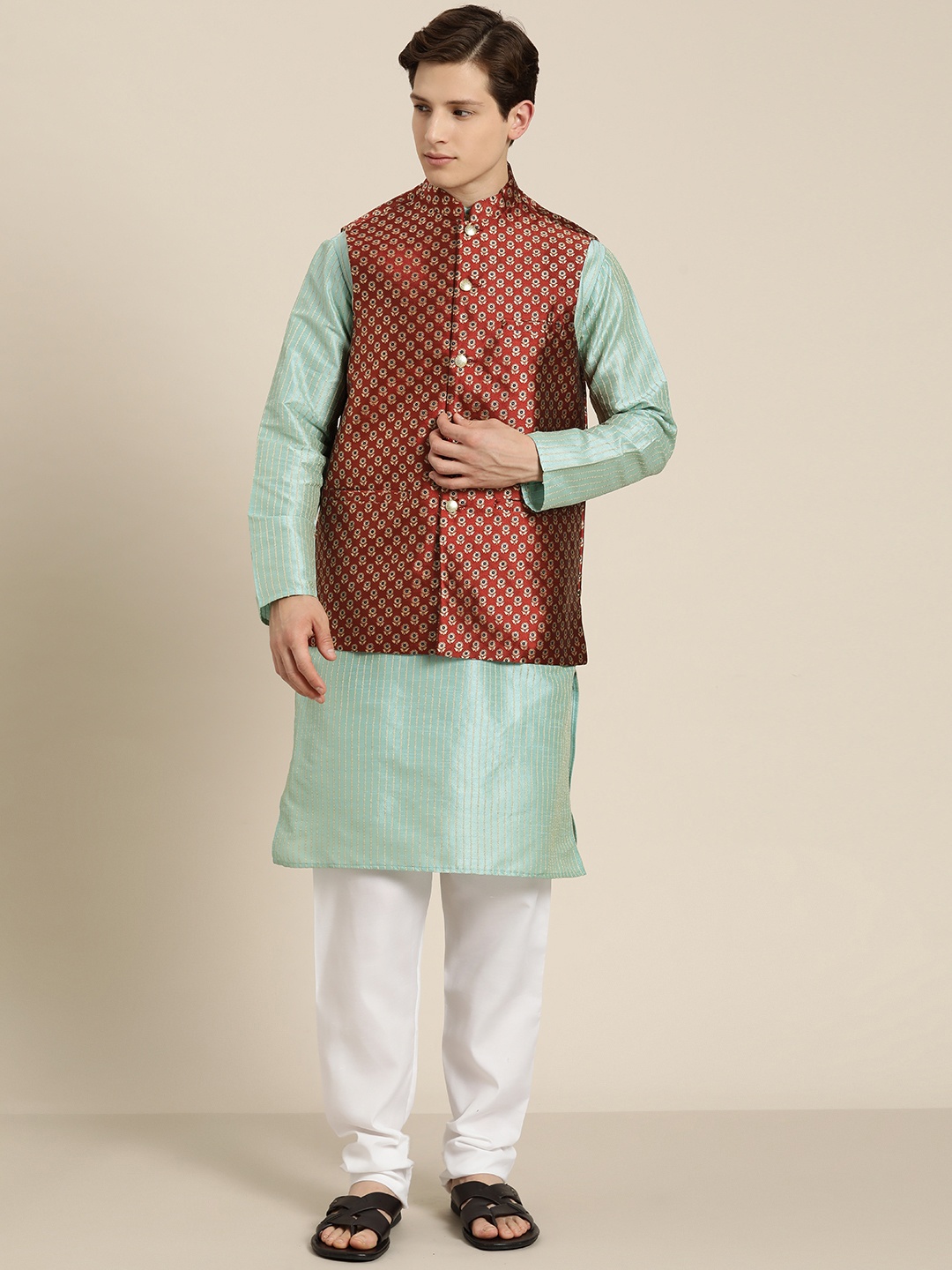 

SOJANYA Men Sea Green & Beige Striped Thread Work Straight Kurta Churidar & Nehru Jacket