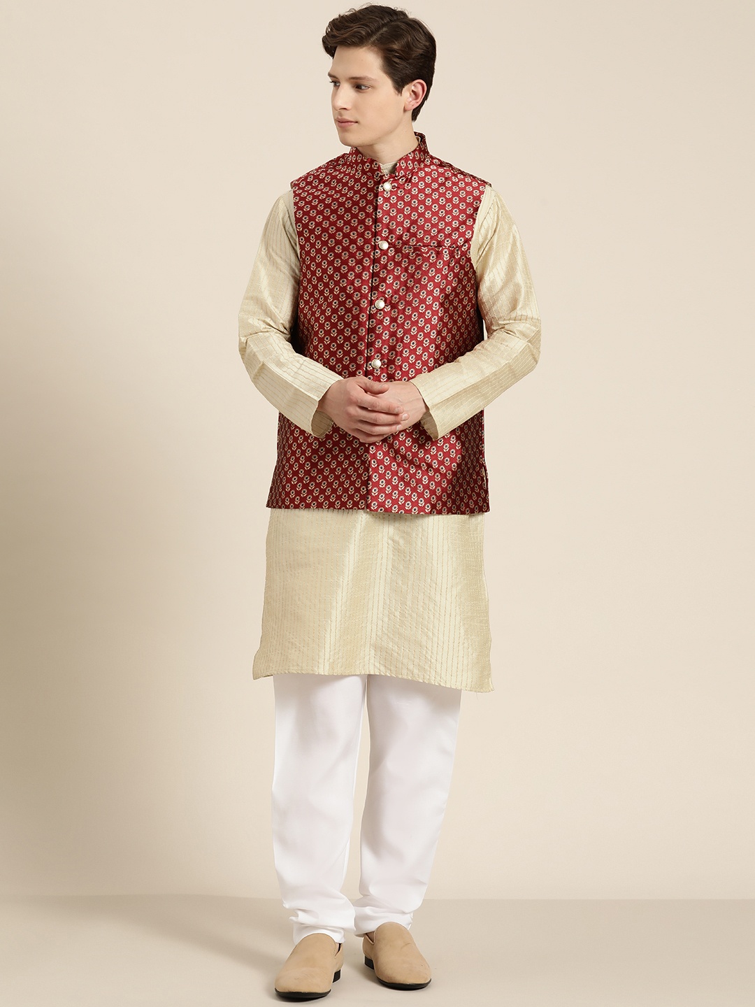 

SOJANYA Men Cream-Coloured Striped Thread Work Straight Kurta Churidar & Nehru Jacket