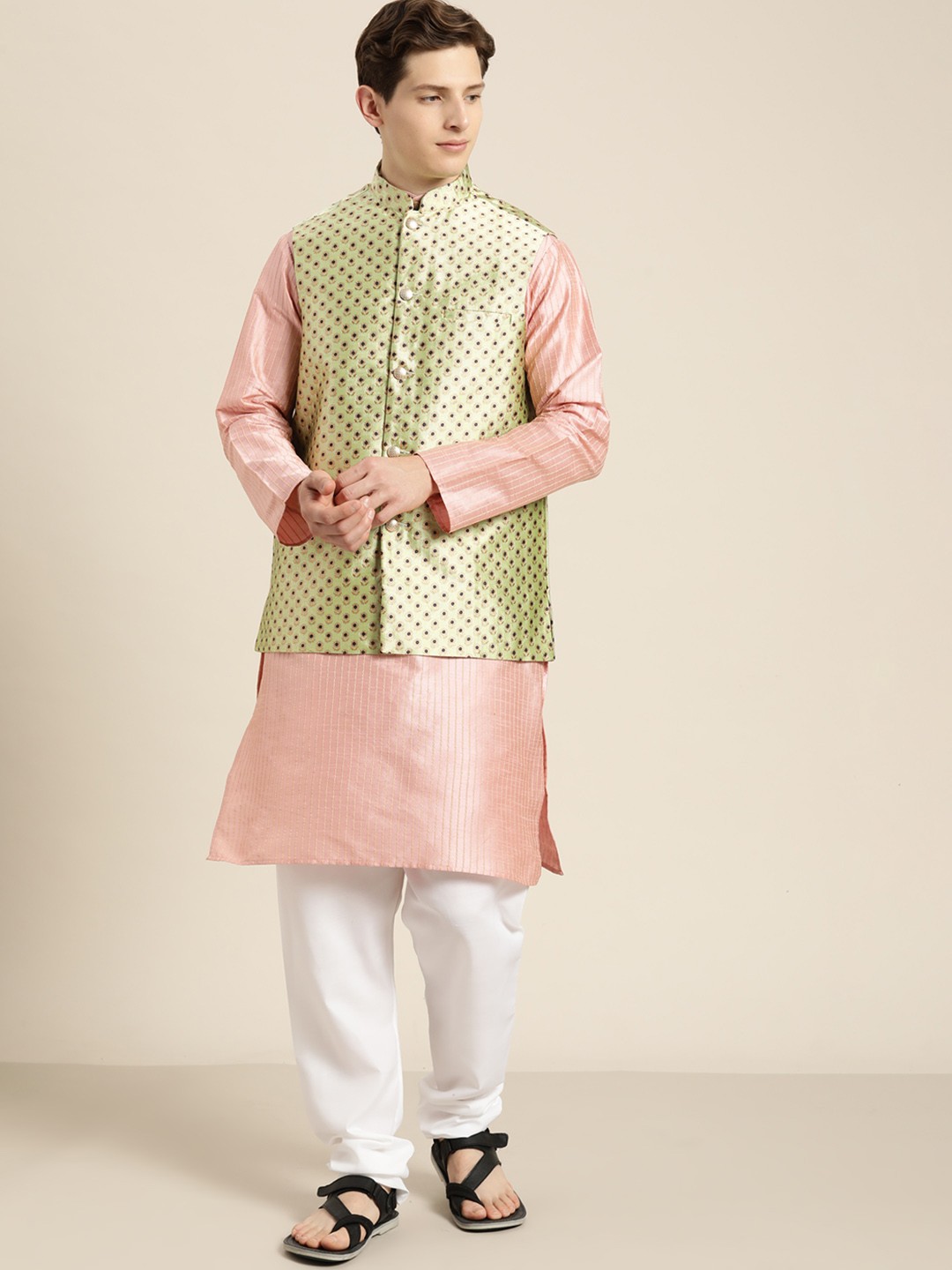 

SOJANYA Men Pink Striped Kurta with Pyjamas & Nehru Jacket