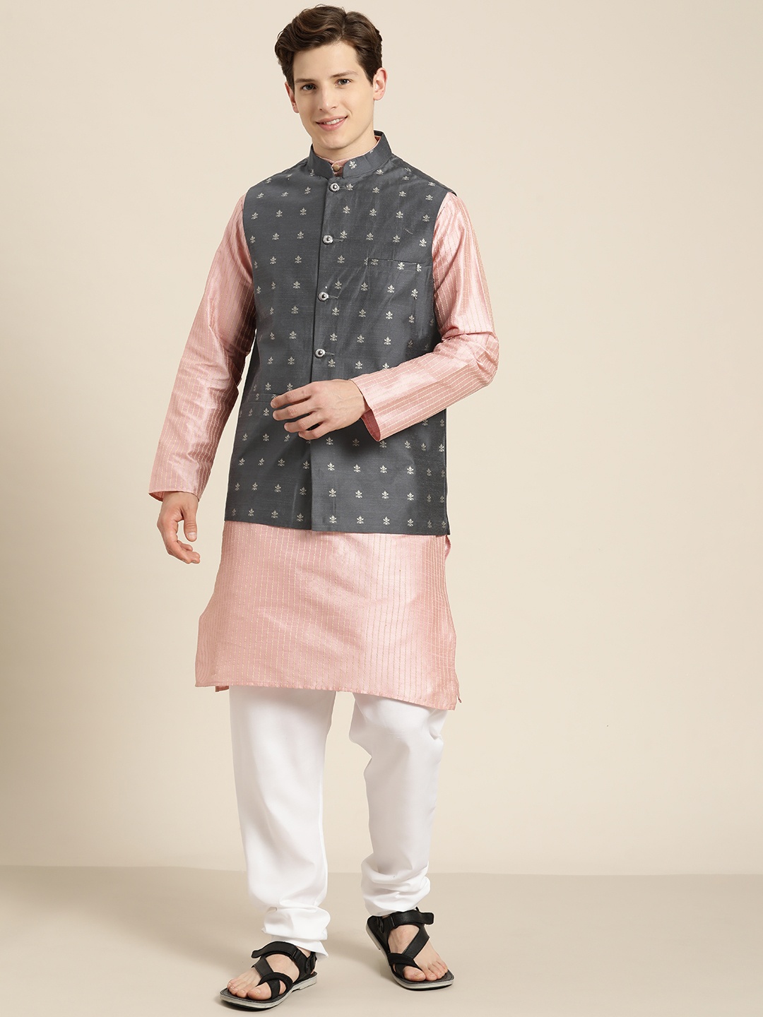 

SOJANYA Men Pink Striped Kurta with Pyjamas & Nehru Jacket