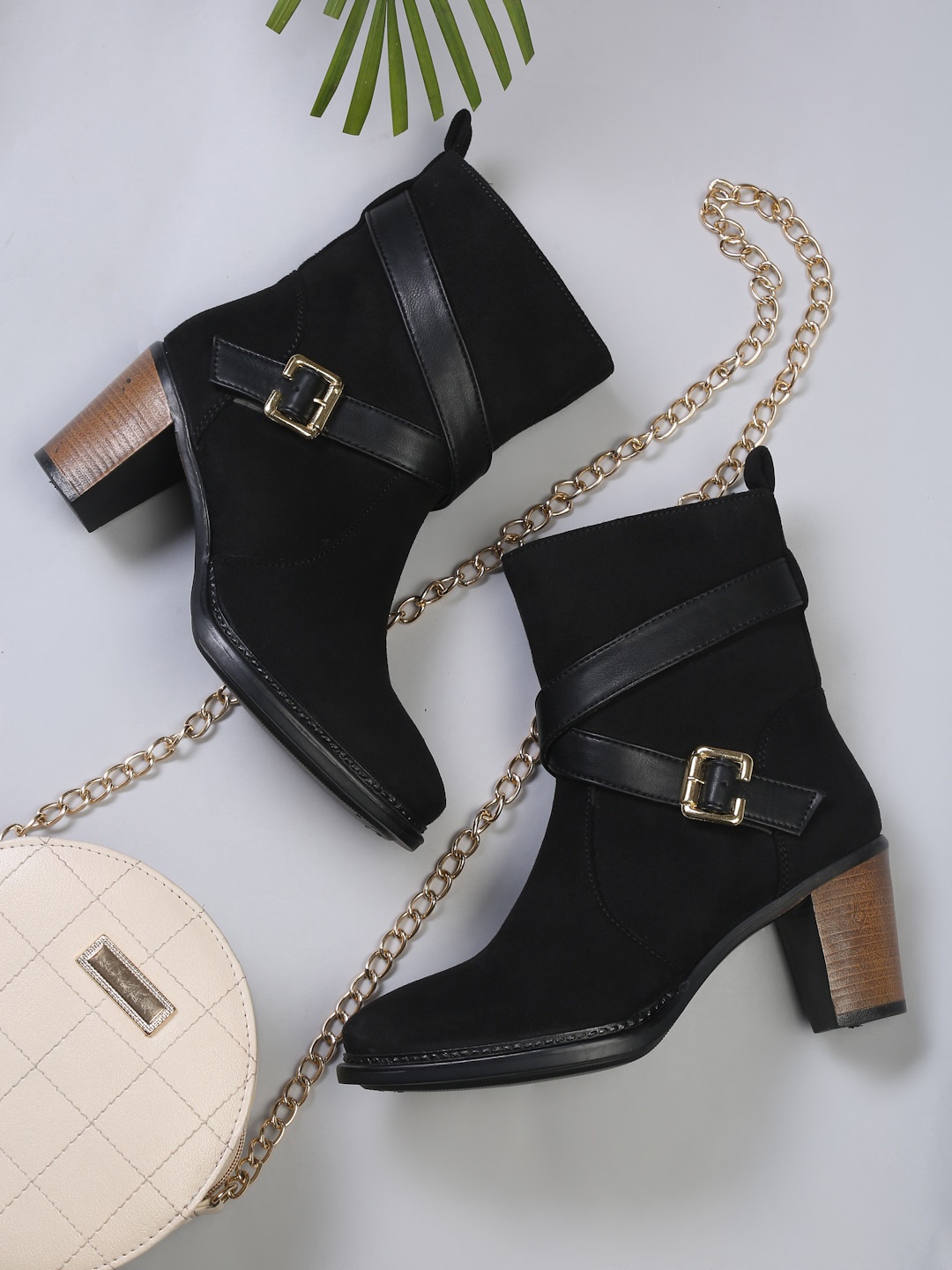 

Roadster Women Black Suede Boots