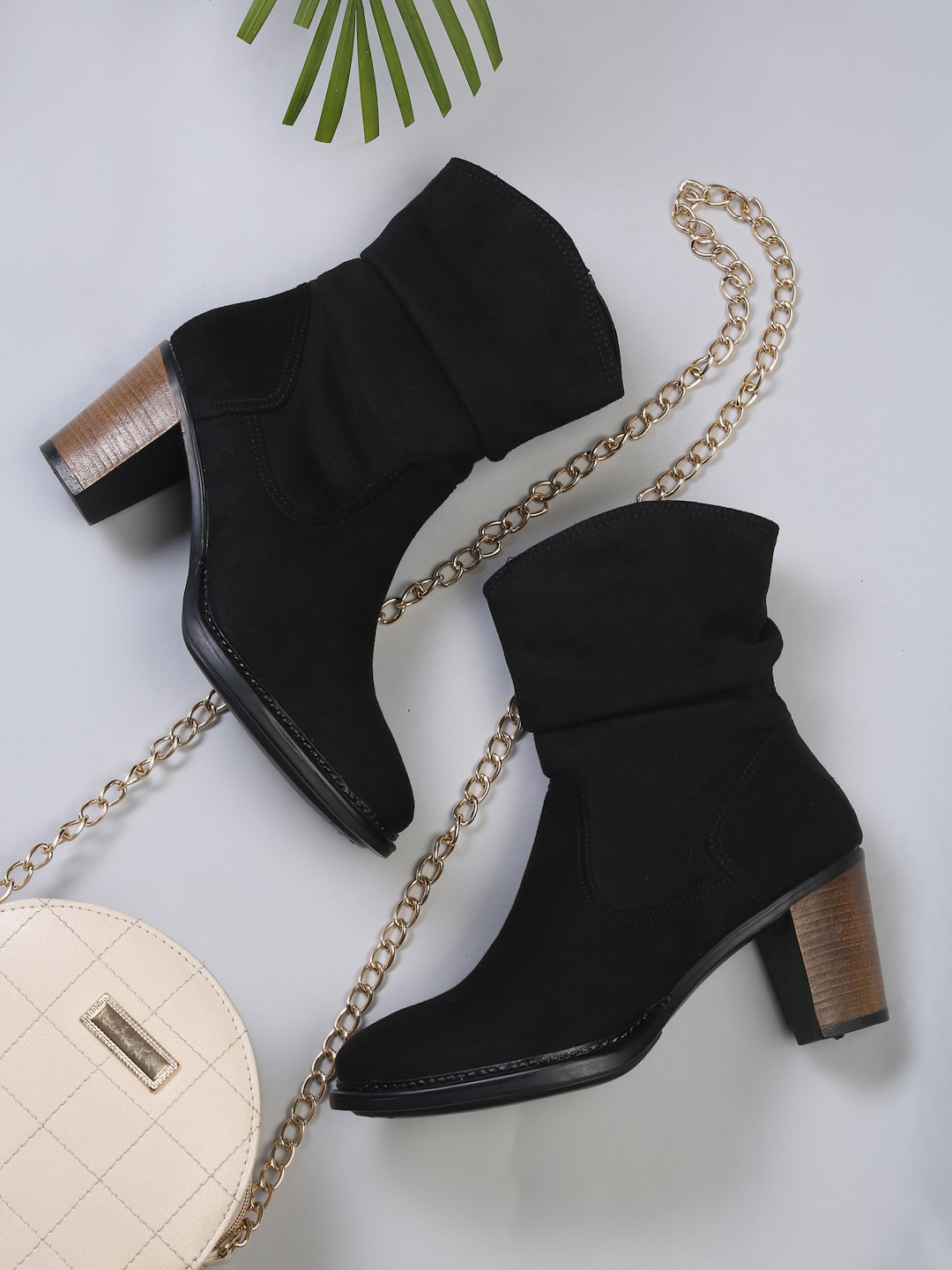 

Roadster Women Black Suede Chelsea Boots