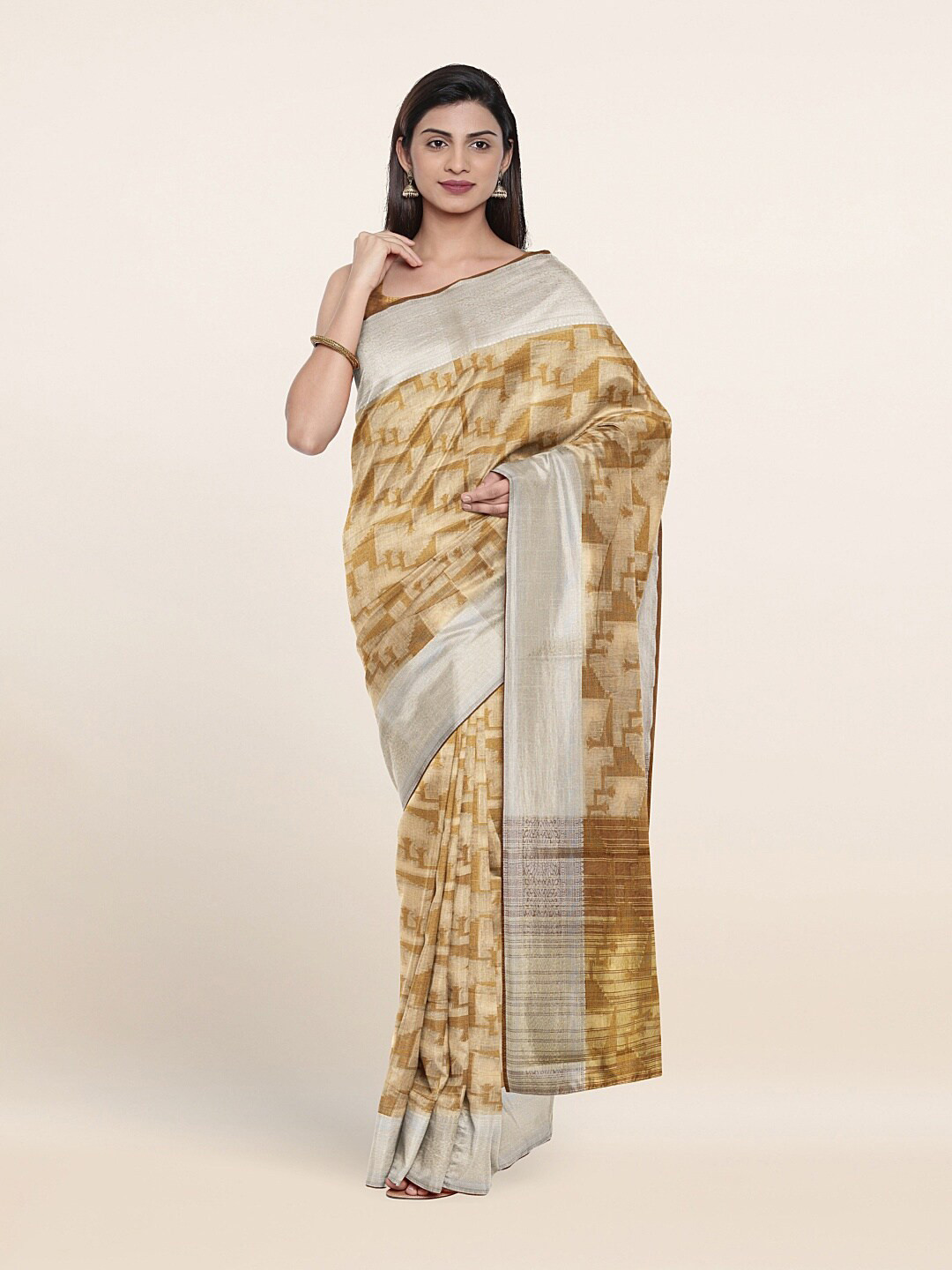 

Pothys Cream-Coloured & Silver-Toned Saree