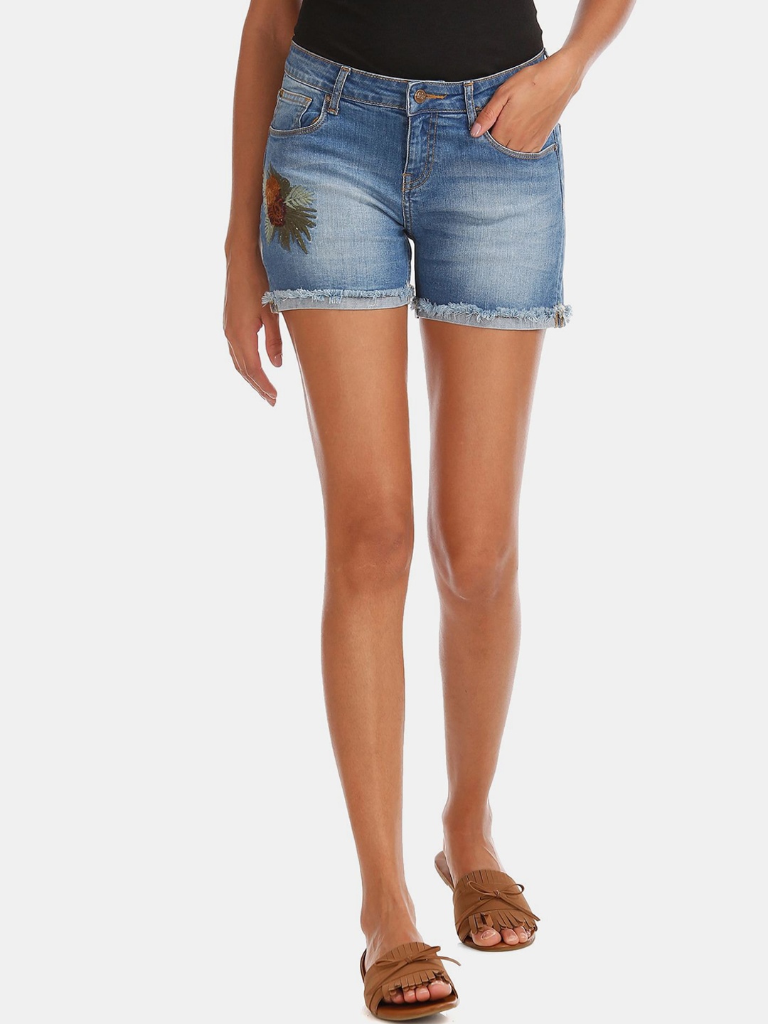 

Cherokee Women Blue Washed Denim Shorts