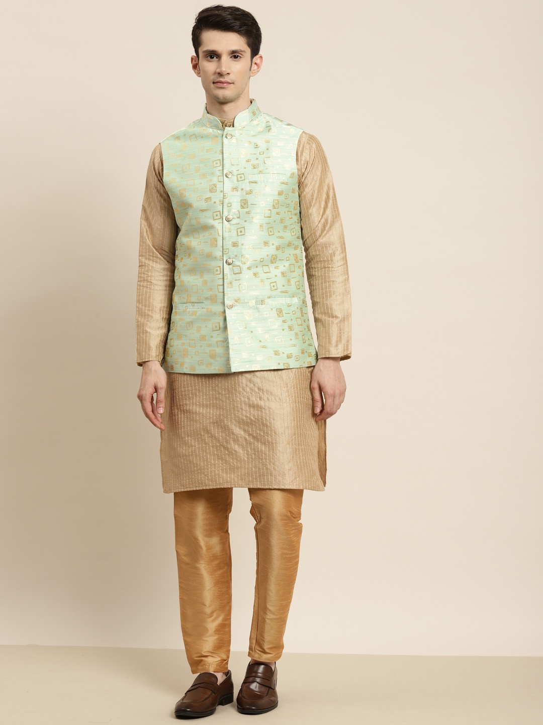

SOJANYA Men Golden & Green Kurta with Churidar & Nehru Jacket, Gold