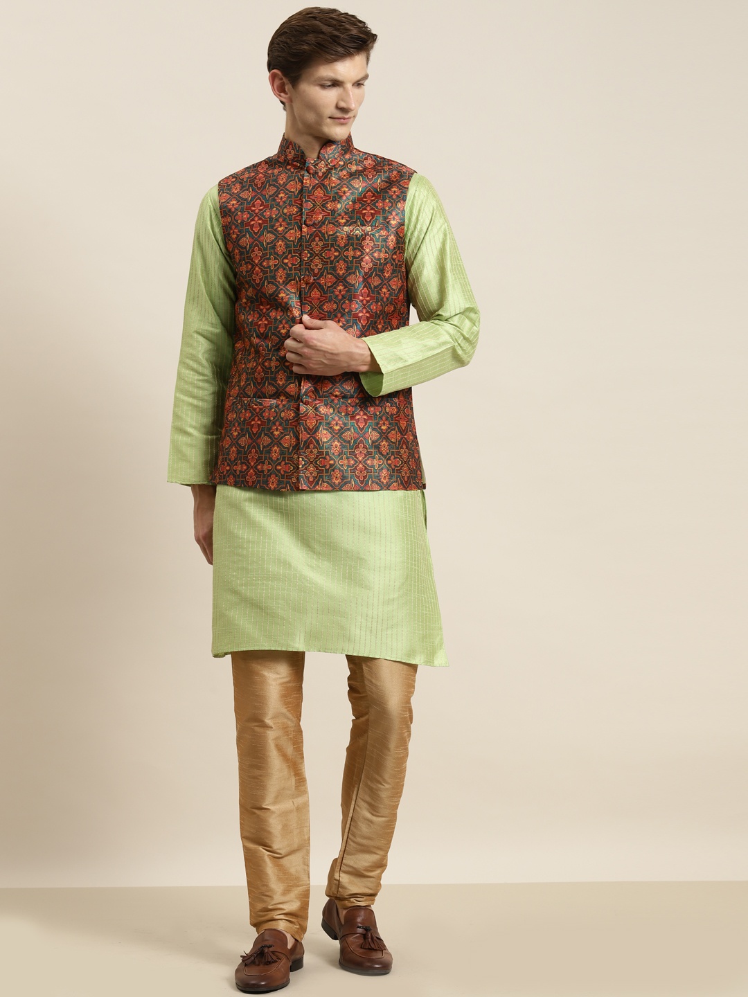 

SOJANYA Men Green Striped Kurta with Churidar & Nehru Jacket