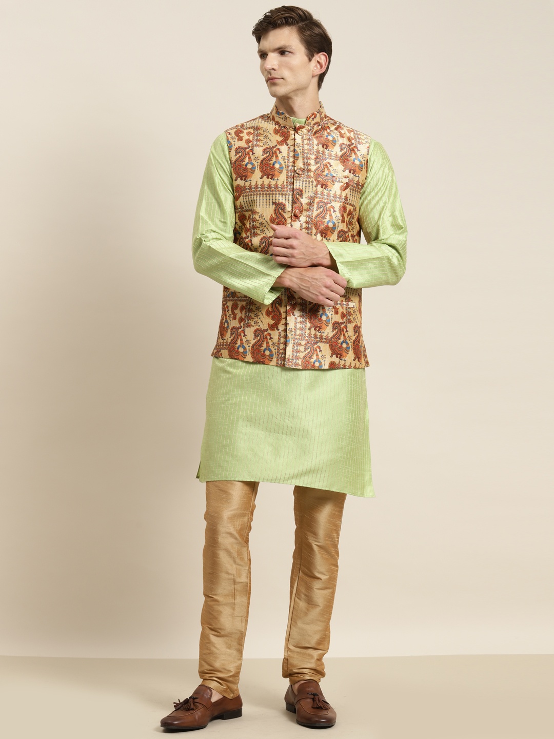 

SOJANYA Men Green Striped Kurta with Churidar & Nehru Jacket