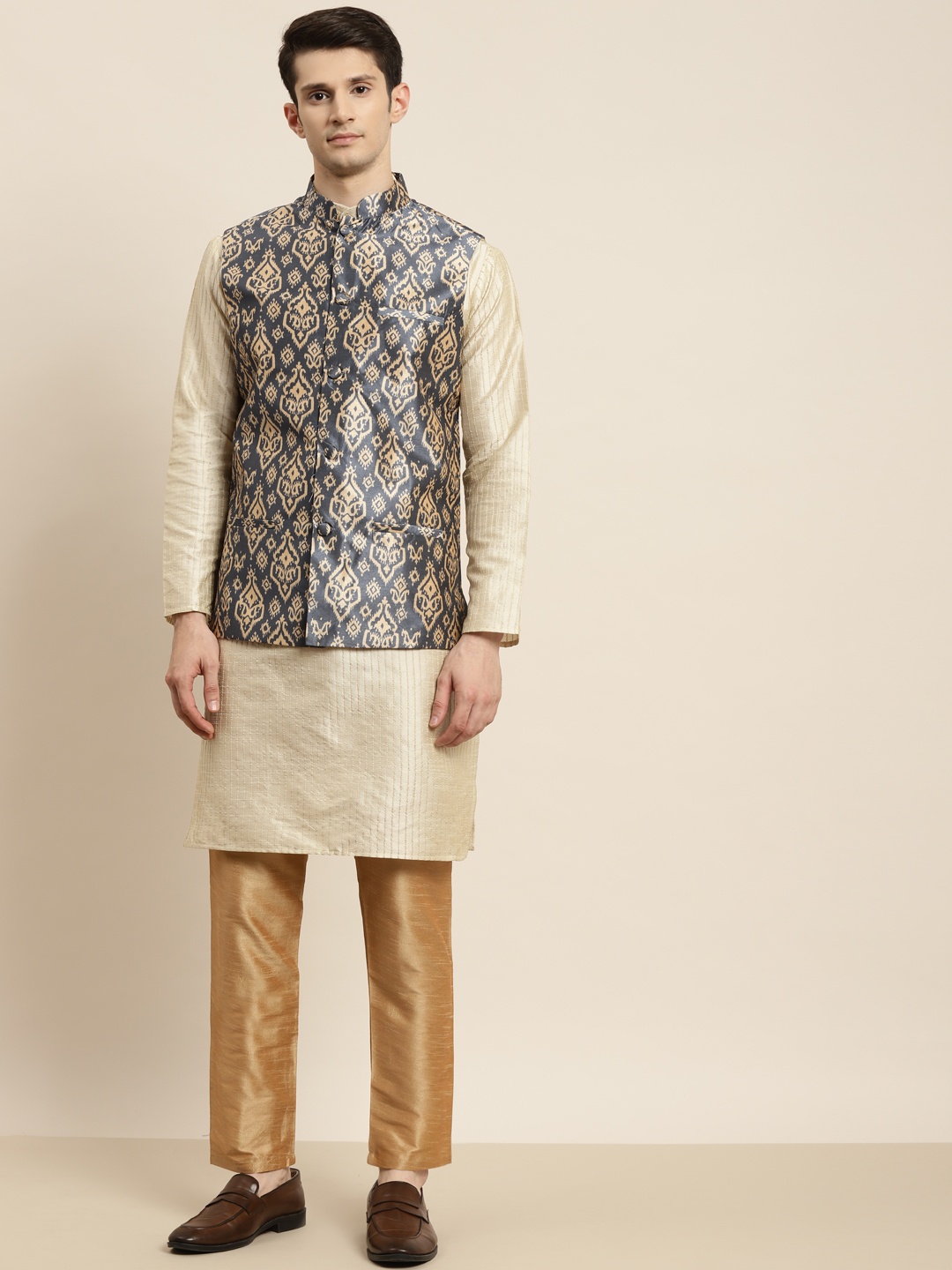 

SOJANYA Men Beige Striped Kurta with Pyjamas & Nehru Jacket