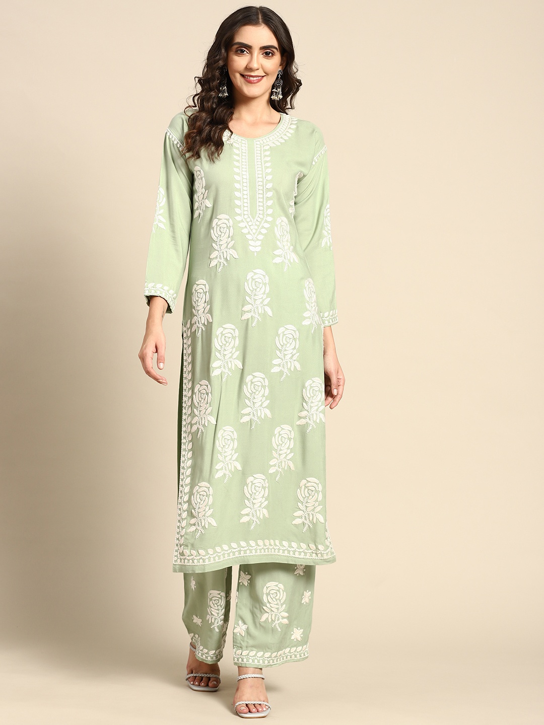 

Saadgi Women Green Floral Embroidered Chikankari Kurta with Palazzos