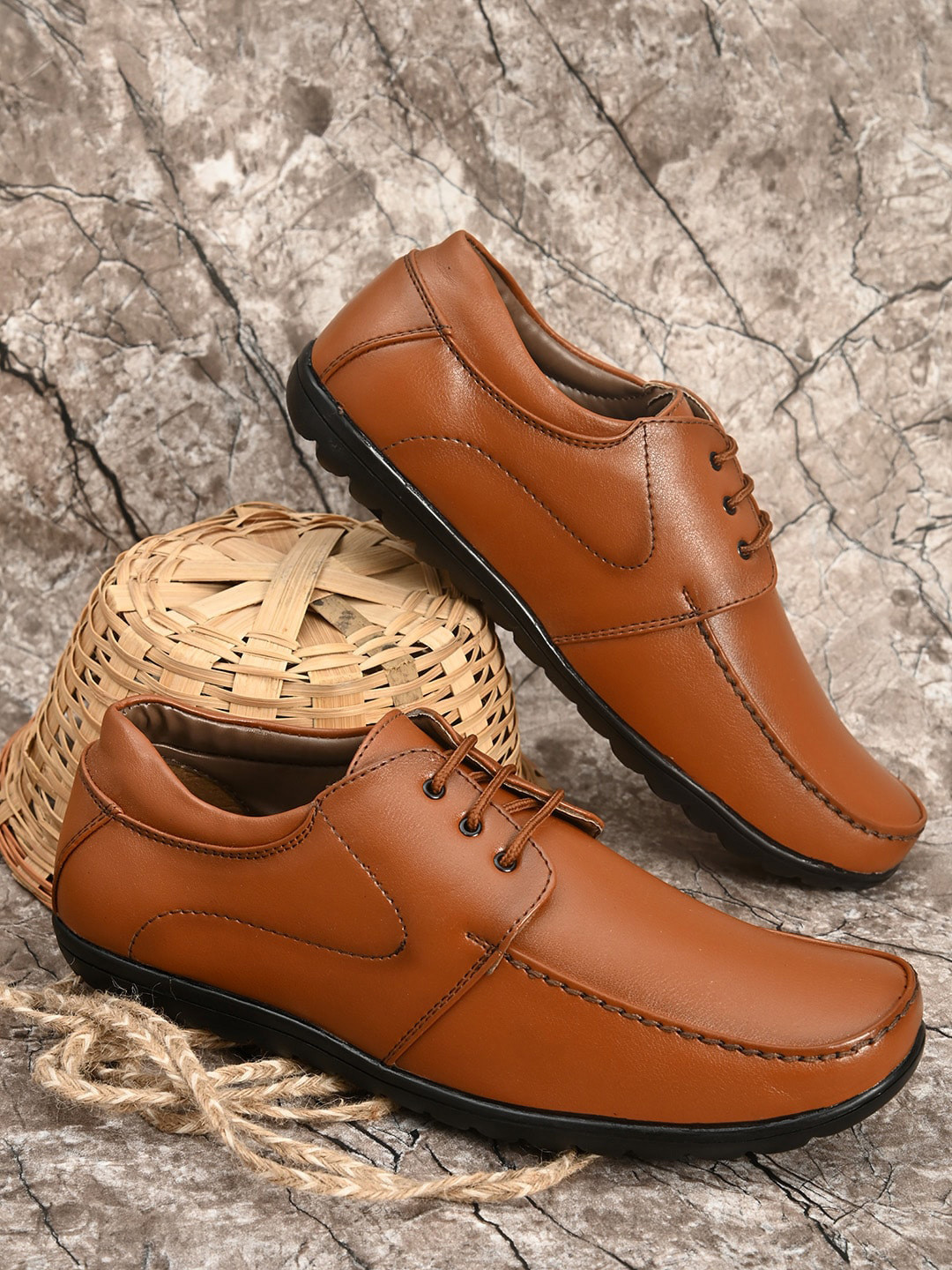 

Sir Corbett Men Tan Brown Solid Formal Derby