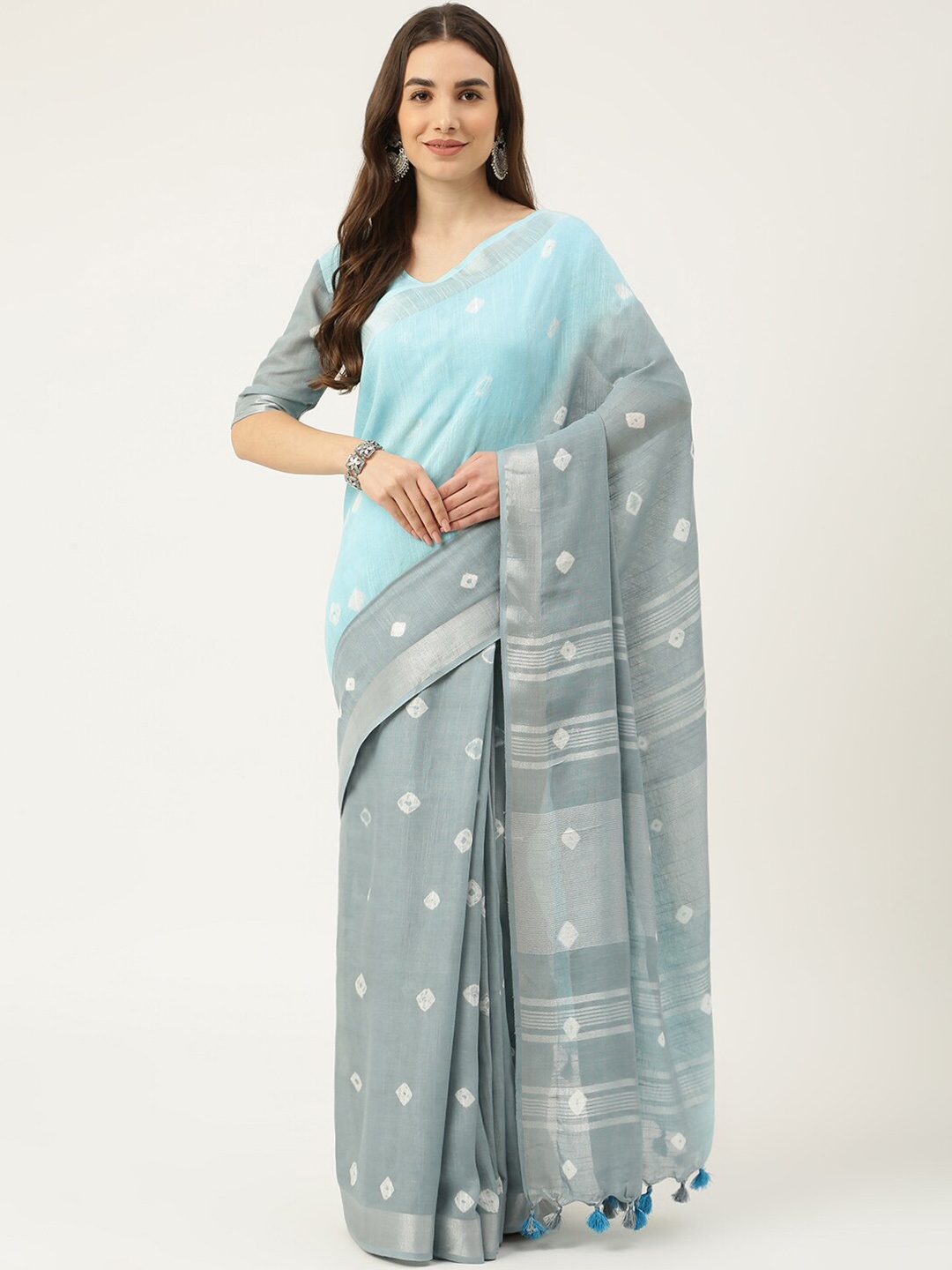 

DECKEDUP Blue & White Tie and Dye Zari Saree