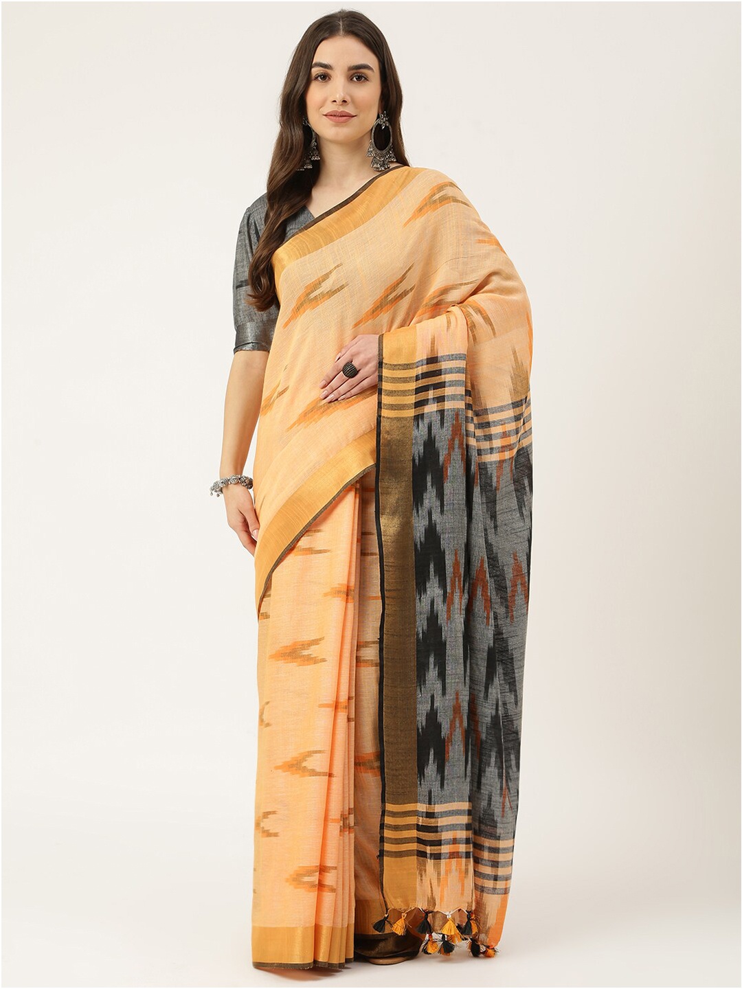DECKEDUP Orange & Black Geometric Printed Saree
