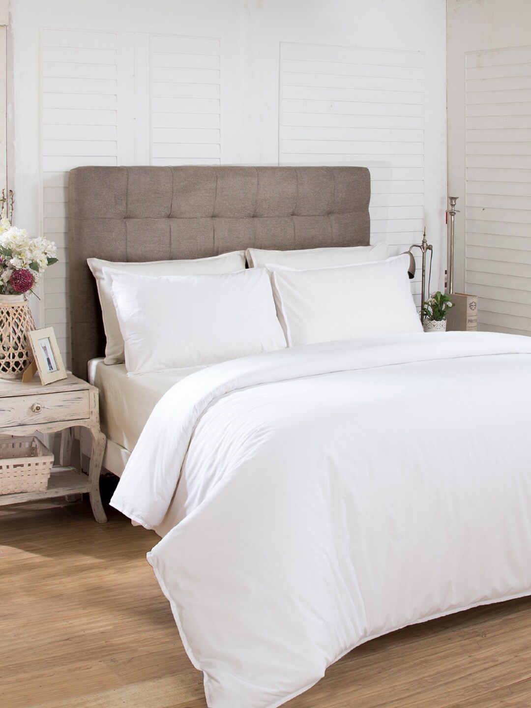 

MASPAR White Solid 200 TC Cotton Double Duvet Cover With 2 Pillow Cases