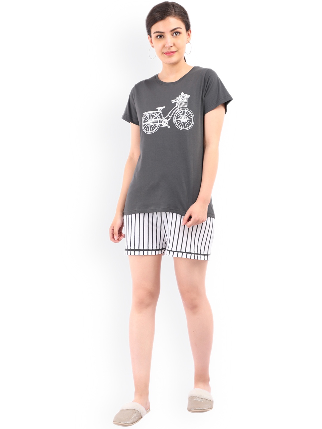 

9shines Label Women Grey & White Printed Pure Cotton Night suit