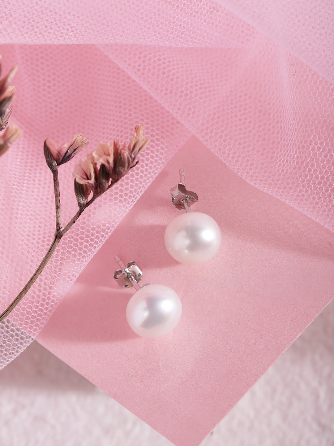 

Zavya Rhodium-Plated Silver-Toned & White Spherical Studs