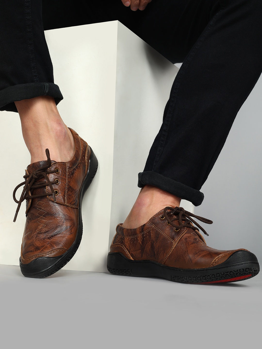 

Buckaroo Men Tan Brown Solid Leather Flat Boots