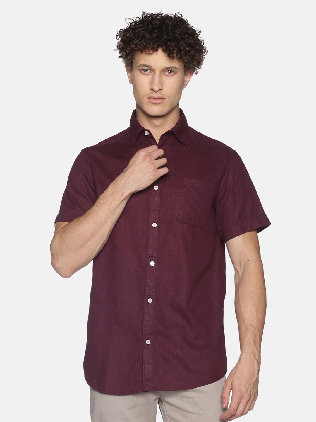 

Sethukrishna Men Burgundy Classic Cotton Casual Shirt