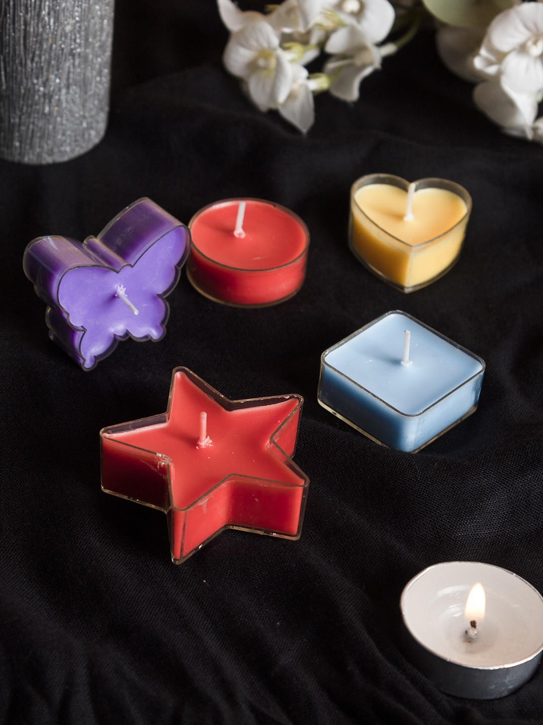 

MARKET99 Set of 7 Scented Candles, Yellow