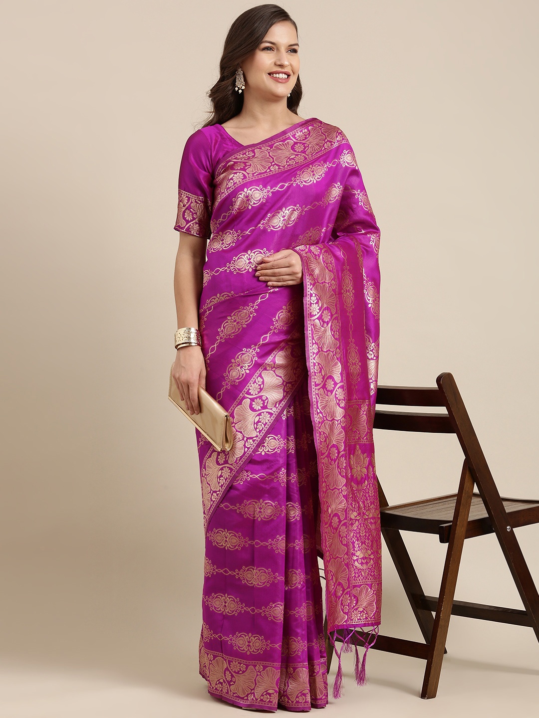 

DIVASTRI Pink & Golden Ethnic Motifs Art Silk Banarasi Saree