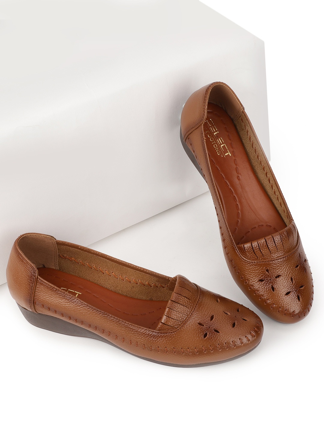 

FOOTONS Women Camel Brown Textured Leather Loafers