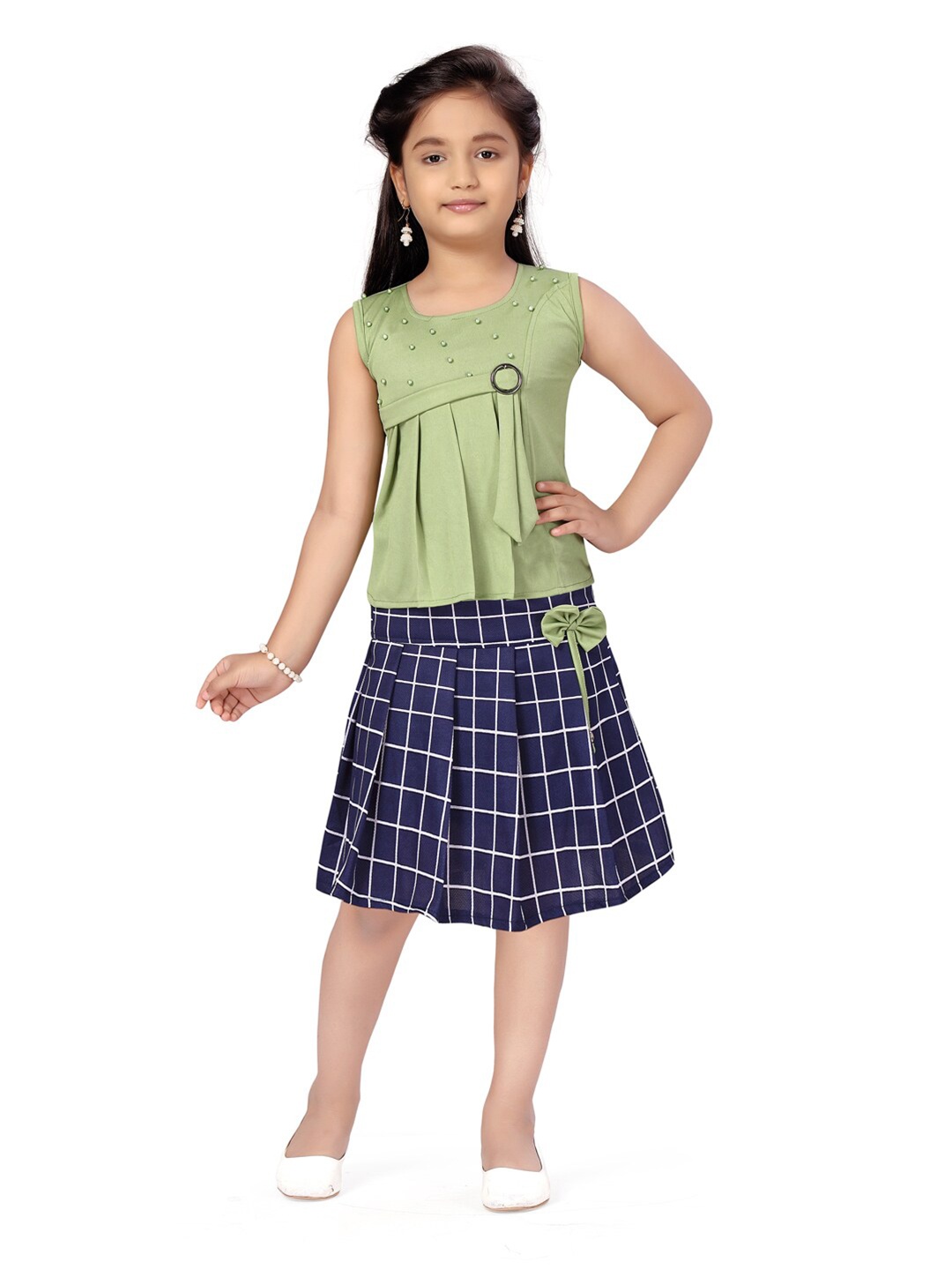 

Aarika Girls Green & Navy Blue Top with Skirt