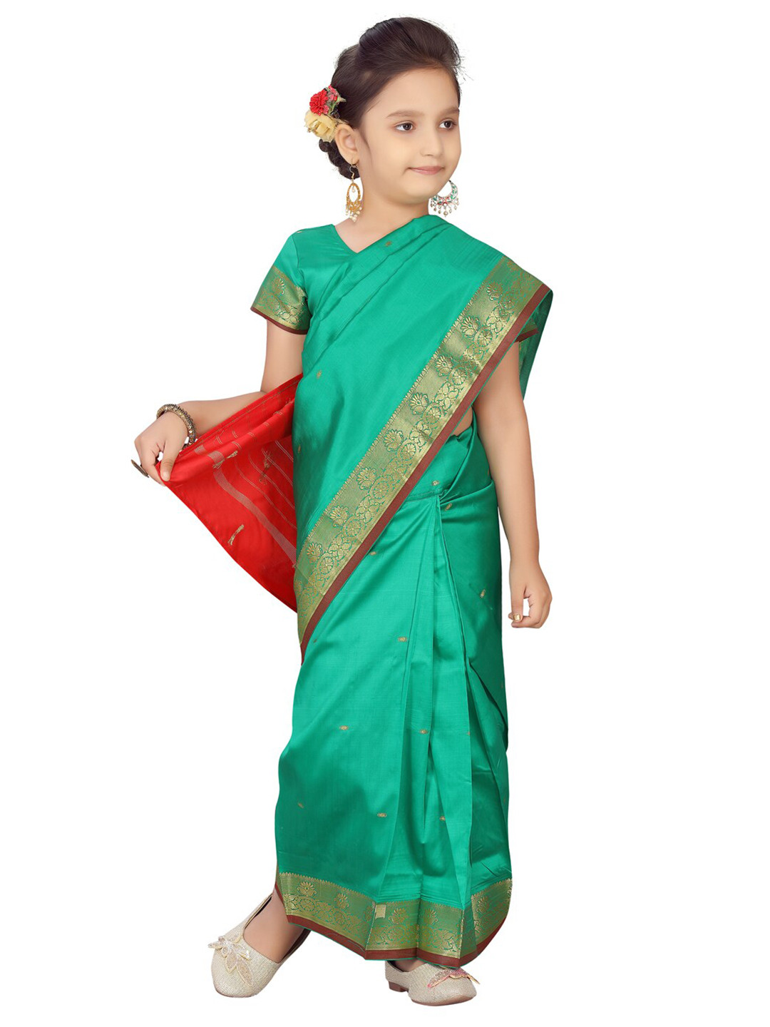 

Aarika Green & Gold-Toned Zari Art Silk Kanjeevaram Saree