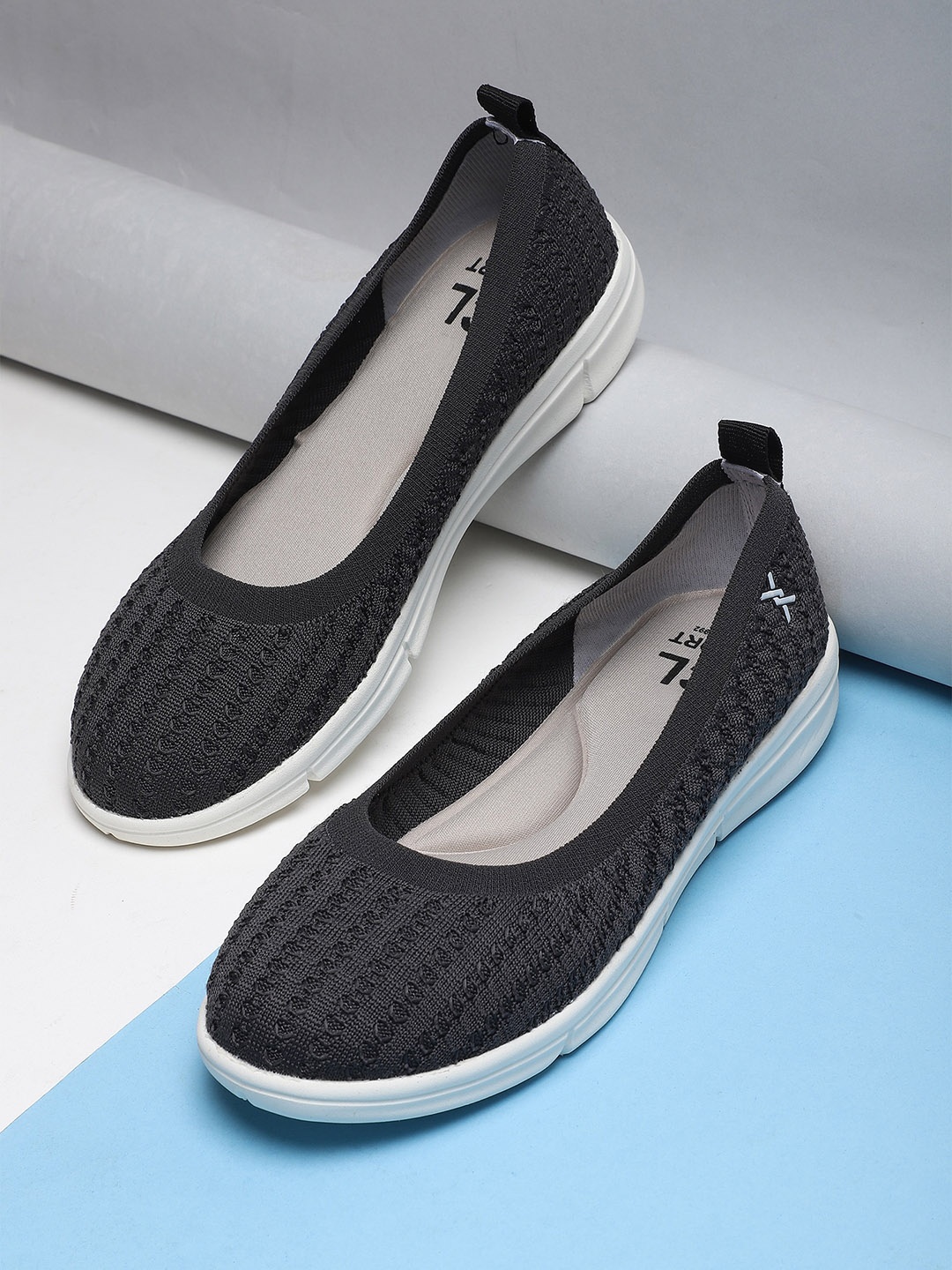 

Carlton London sports Women Grey Textured Slip-On Sneakers