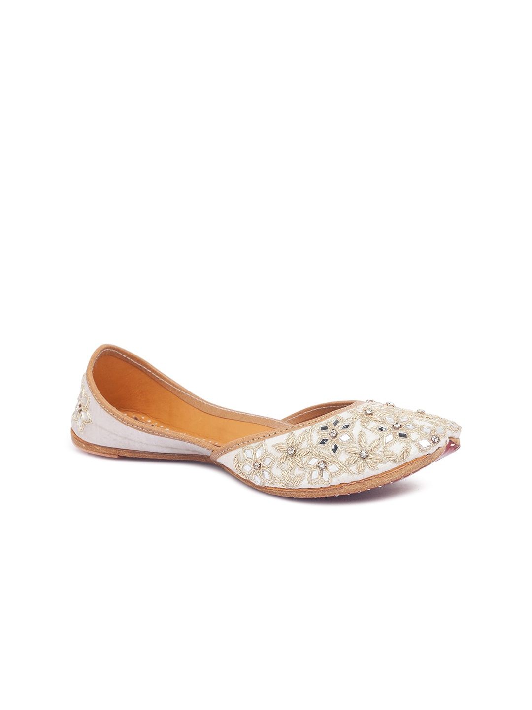 

Sole To Soul Women Silver-Toned & Gold-Toned Mirror Embroidered Ethnic Mojaris